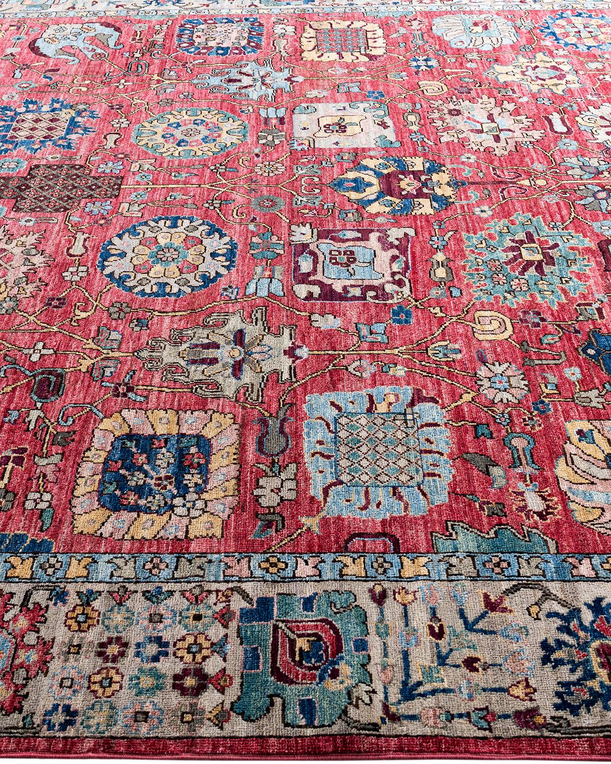 Traditional Serapi Hand Knotted Wool Pink Area Rug In New Condition For Sale In Norwalk, CT