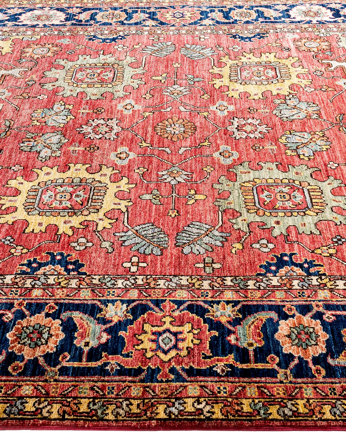  Traditional Serapi Hand Knotted Wool Pink Area Rug In New Condition For Sale In Norwalk, CT