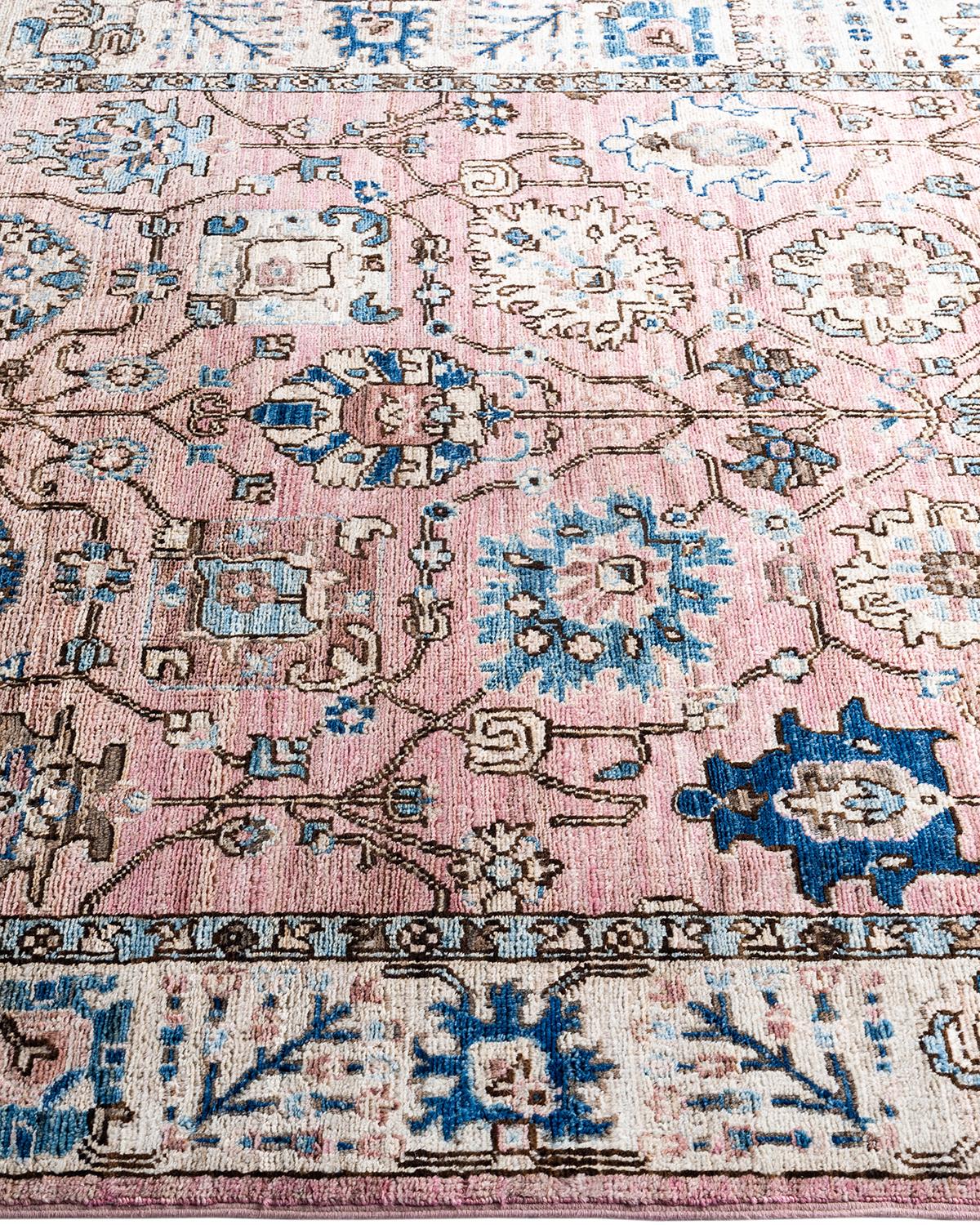 Traditional Serapi Hand Knotted Wool Pink Area Rug In New Condition For Sale In Norwalk, CT