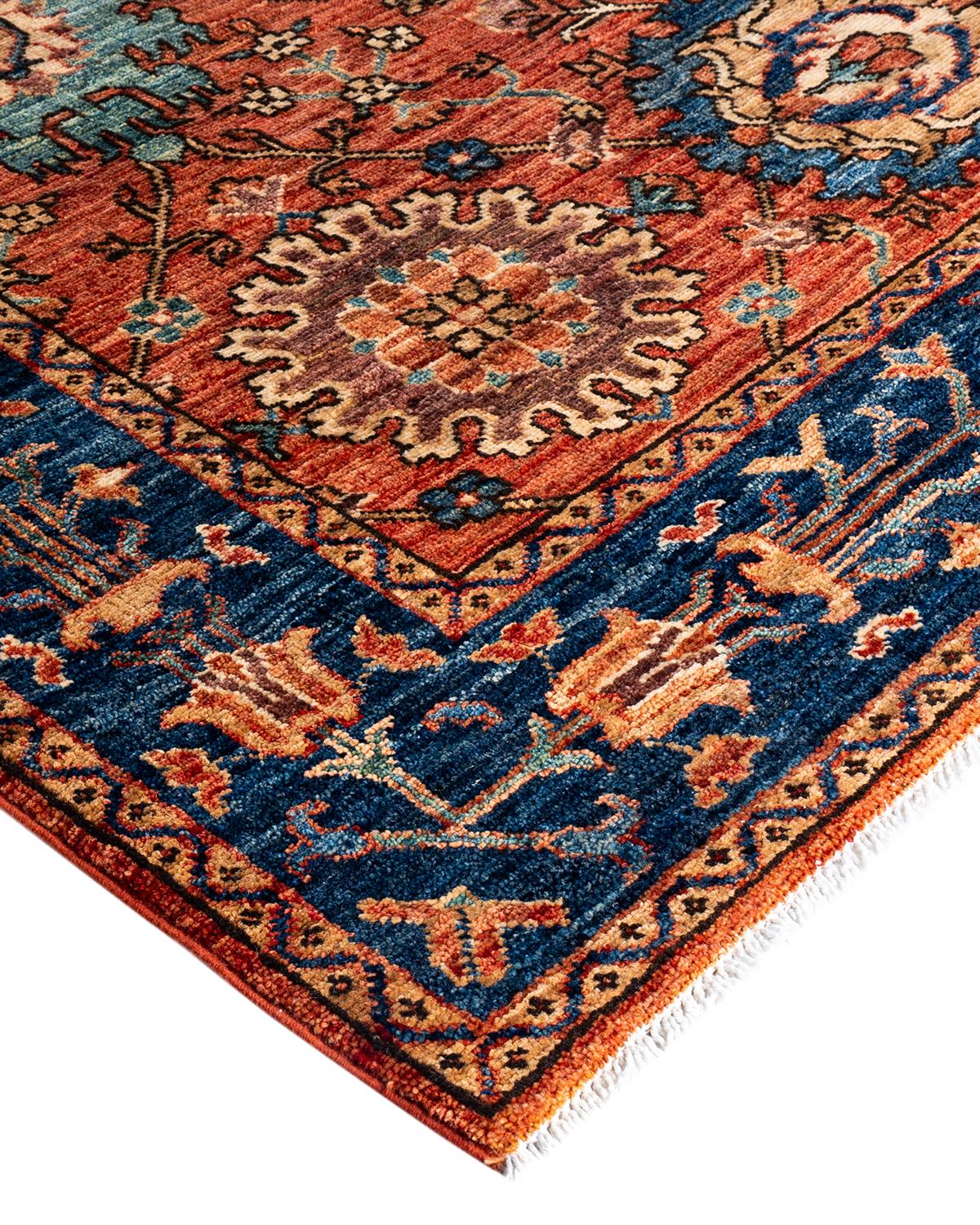 La fabrication des tapis persans dans toute sa splendeur a inspiré les couleurs riches, les motifs géométriques élaborés et les détails botaniques de la collection Serapi. Avec pas moins de 100 nœuds par pouce, ces tapis fabriqués à la main sont