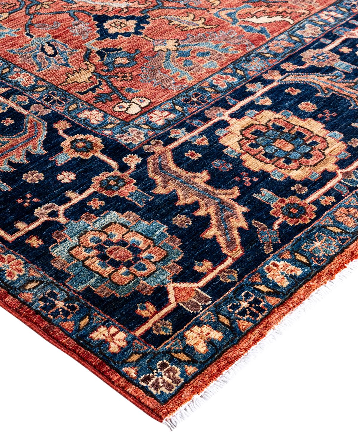 La fabricación de alfombras persas en su máxima expresión inspiró los ricos colores, los elaborados motivos geométricos y los detalles botánicos de la colección Serapi. Con hasta 100 nudos por pulgada, estas alfombras artesanales son tan duraderas