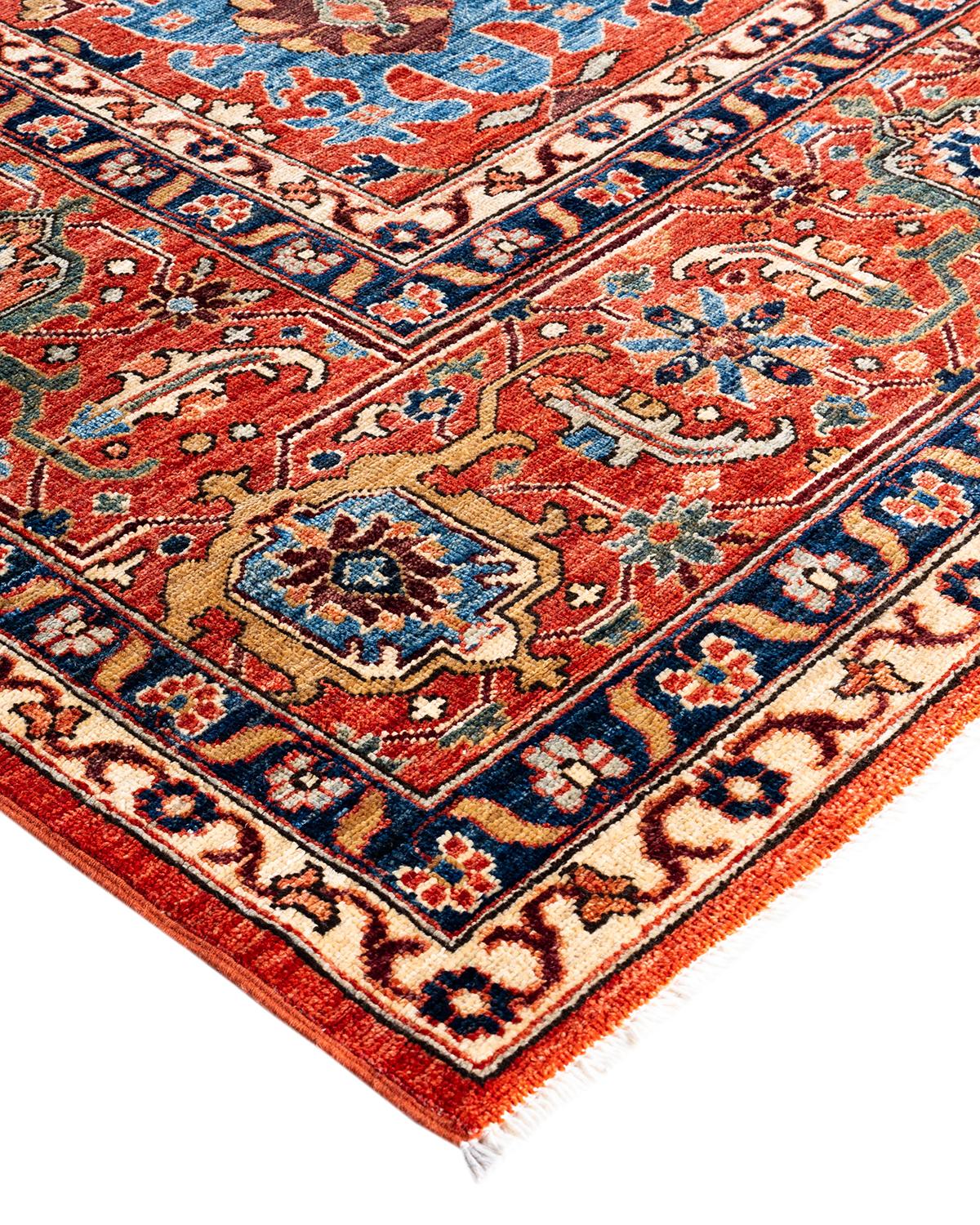 La produzione di tappeti persiani al suo meglio ha ispirato i ricchi colori, gli elaborati motivi geometrici e i dettagli botanici della collezione Serapi. Con ben 100 nodi per pollice, questi tappeti artigianali sono tanto durevoli quanto belli da
