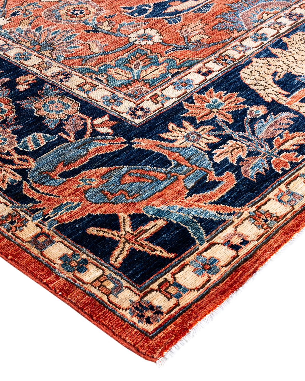 La produzione di tappeti persiani al suo meglio ha ispirato i ricchi colori, gli elaborati motivi geometrici e i dettagli botanici della collezione Serapi. Con ben 100 nodi per pollice, questi tappeti artigianali sono tanto durevoli quanto belli da