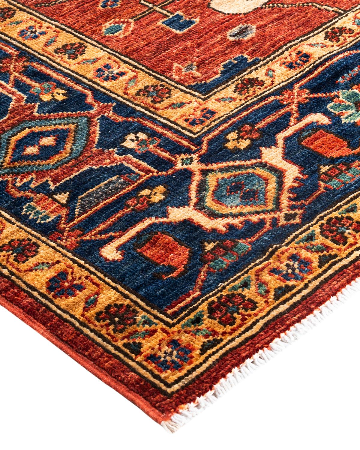 La fabrication des tapis persans dans toute sa splendeur a inspiré les couleurs riches, les motifs géométriques élaborés et les détails botaniques de la collection Serapi. Avec pas moins de 100 nœuds par pouce, ces tapis fabriqués à la main sont