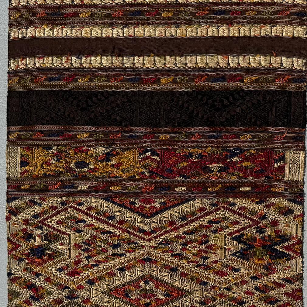 Paño tradicional de seda para hombros de chamán, Tai Daeng, provincia de Houaphanh, Laos en venta 2