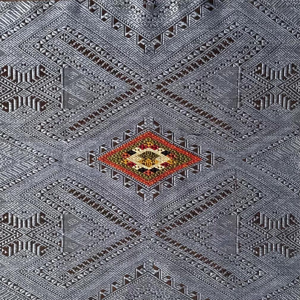 Paño tradicional de seda para hombros de chamán, Tai Daeng, provincia de Houaphanh, Laos Laosiano en venta