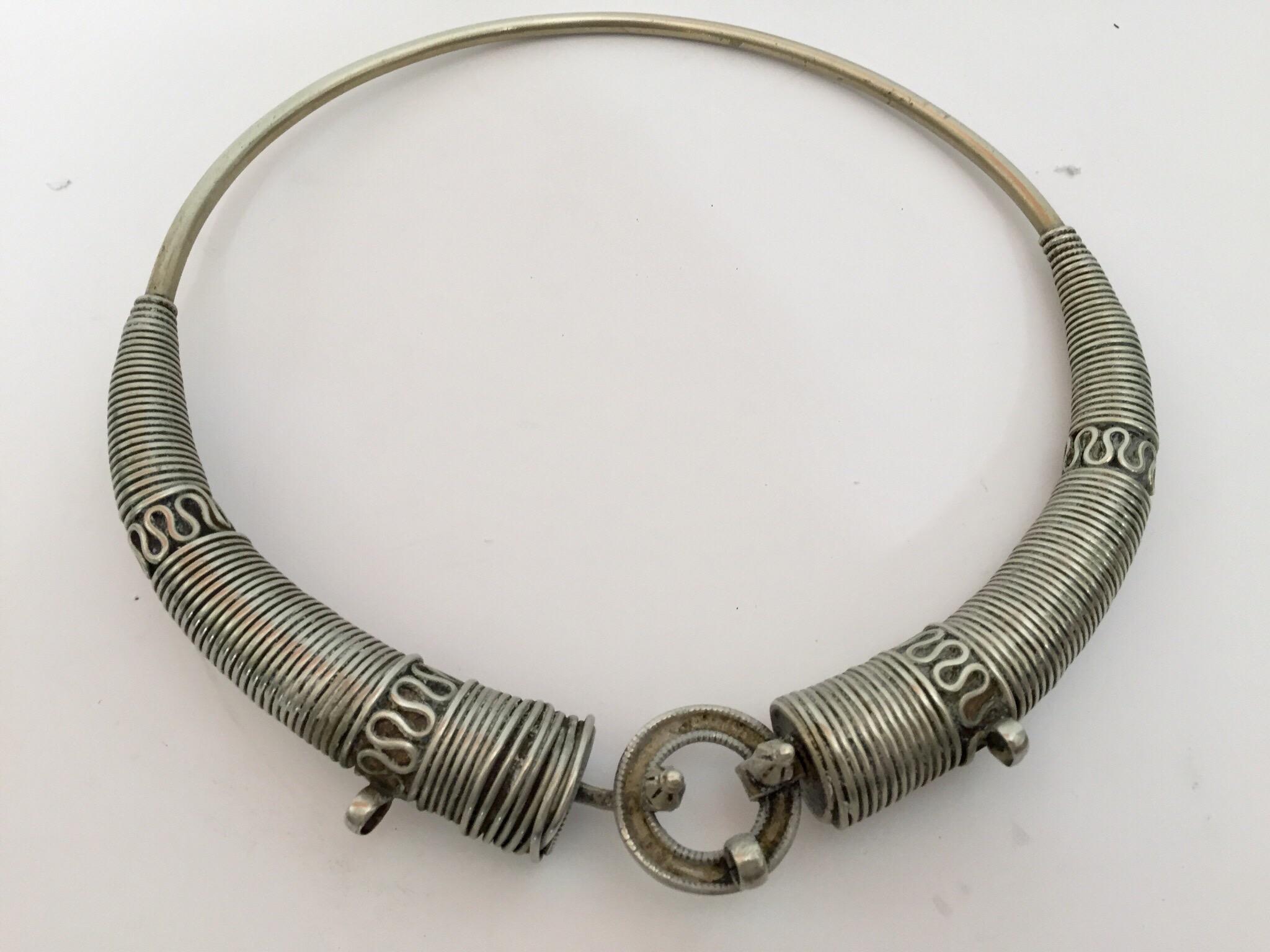 Traditional Silver Torque Necklace Chocker from Rajasthan India In Good Condition For Sale In North Hollywood, CA