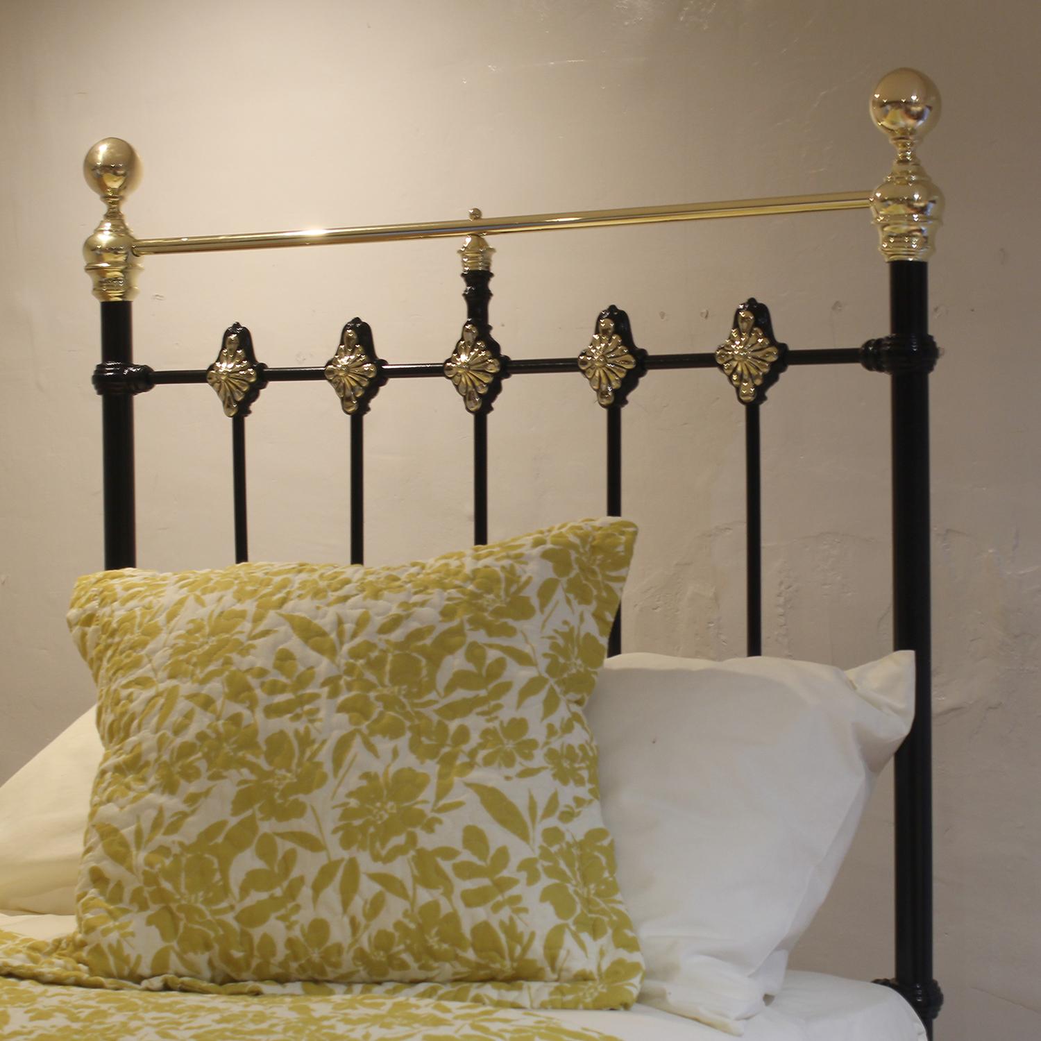 19th Century Traditional Single Victorian Brass and Iron Antique Bed in Black MS76 For Sale
