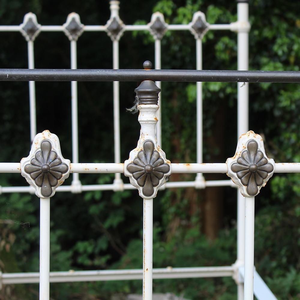 Traditional Single Victorian Brass and Iron Antique Bed MS75 In Fair Condition In Wrexham, GB