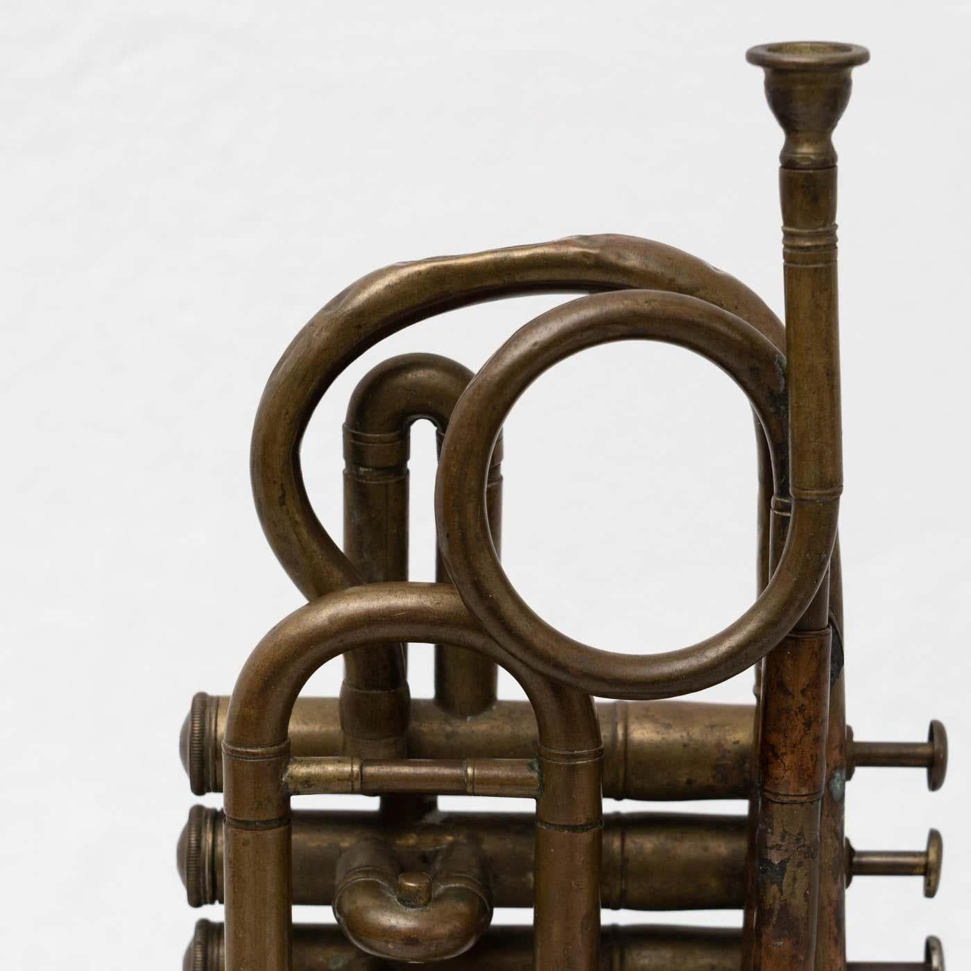 Traditionelles spanisches Trompetenband aus Messing, um 1960 im Angebot 8