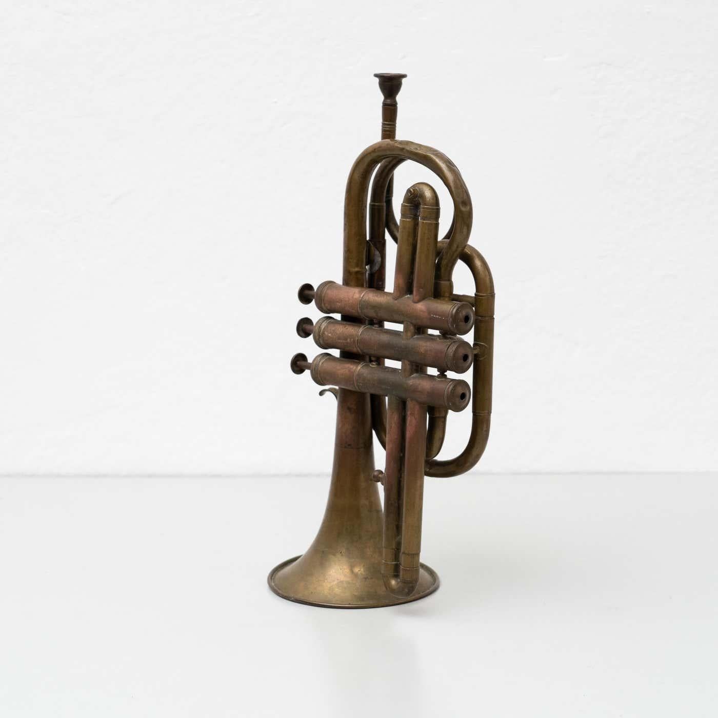 Traditionelles spanisches Trompetenband aus Messing, um 1960 (Moderne der Mitte des Jahrhunderts) im Angebot