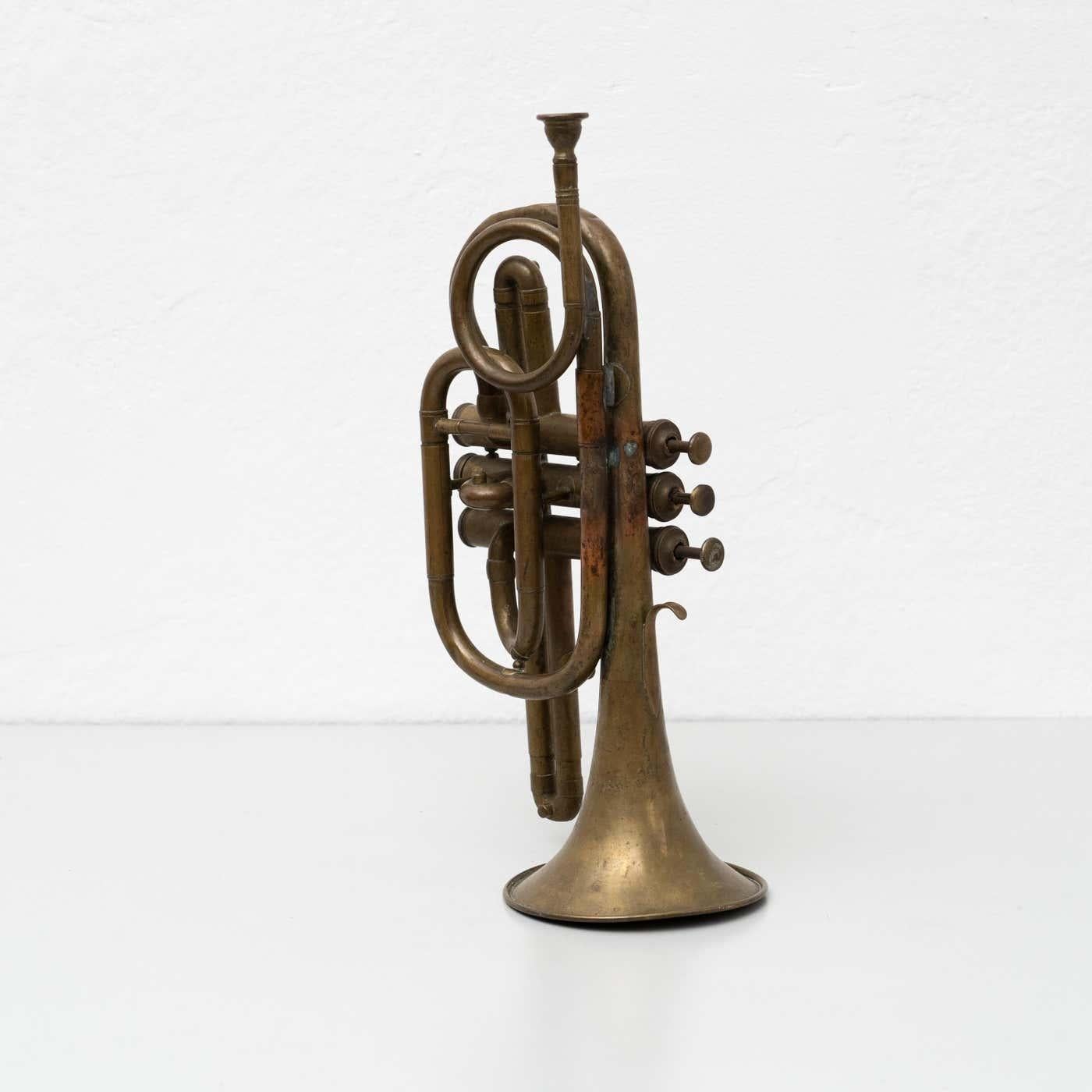 Traditionelles spanisches Trompetenband aus Messing, um 1960 (Metall) im Angebot