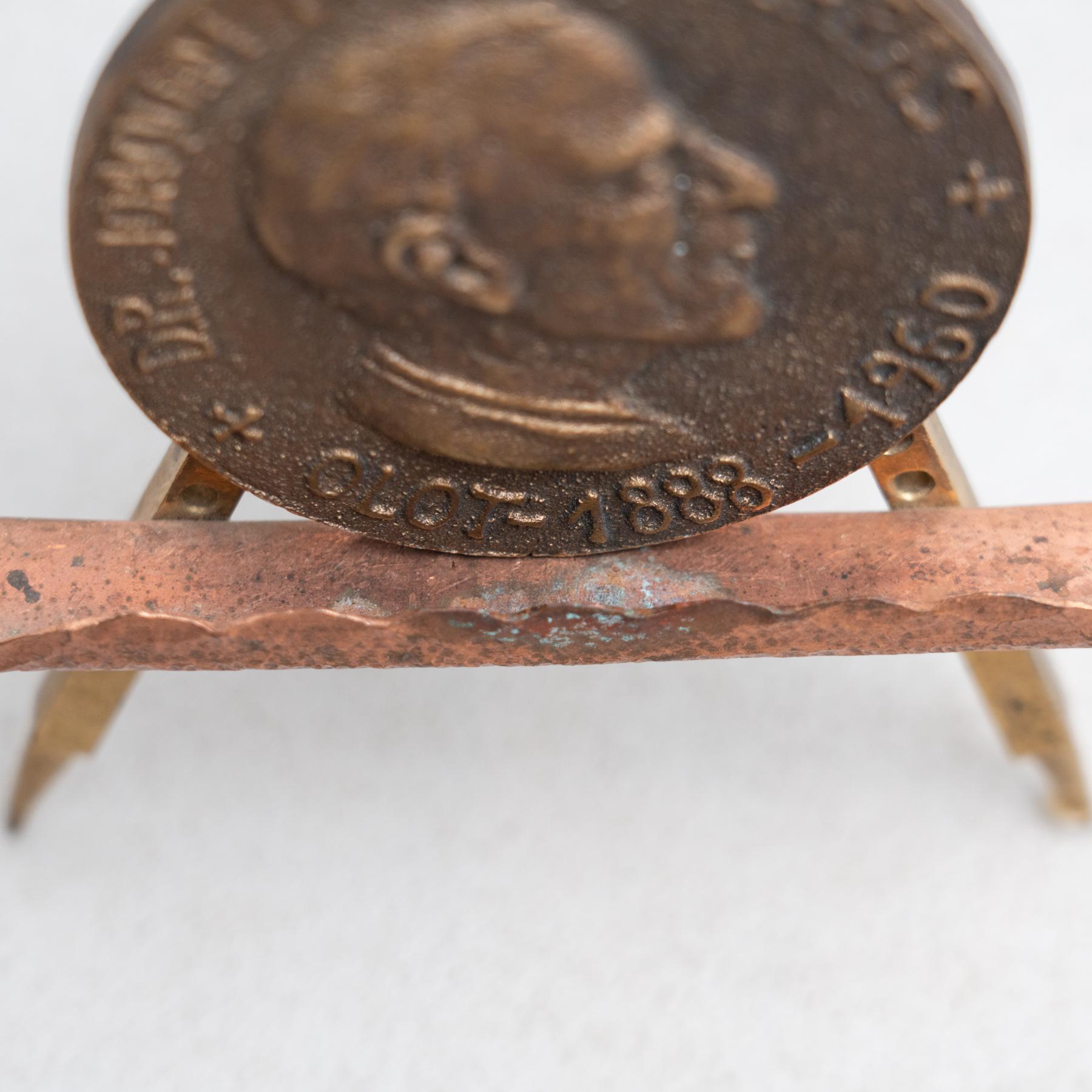 Traditional Spanish Bronze Collectible Coin with a Stand, circa 1970 For Sale 1