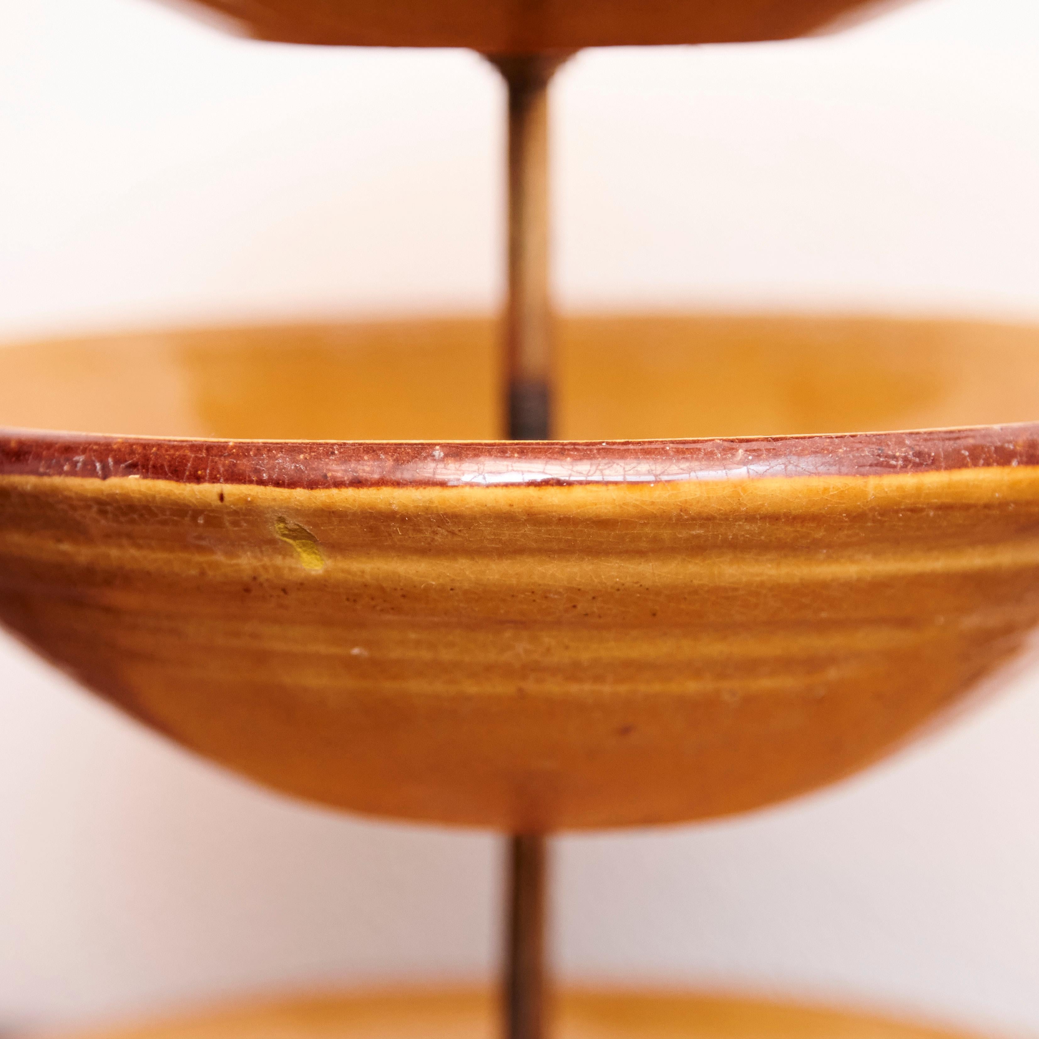 Traditional Spanish Ceramic Fruit Bowl in Three Levels, circa 1950 In Good Condition In Barcelona, Barcelona