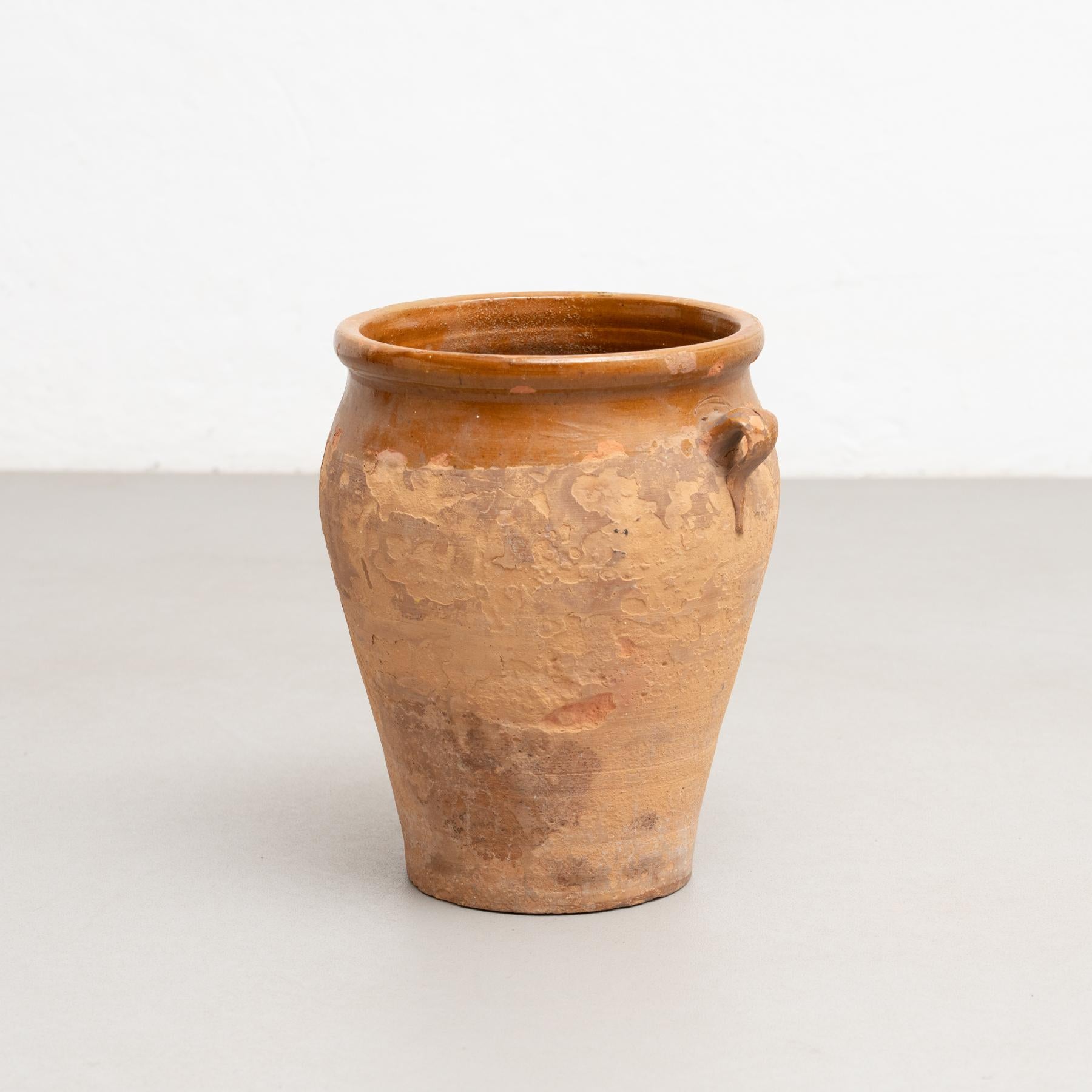 Traditional Spanish Ceramic Rustic Vase, circa 1960 For Sale 1