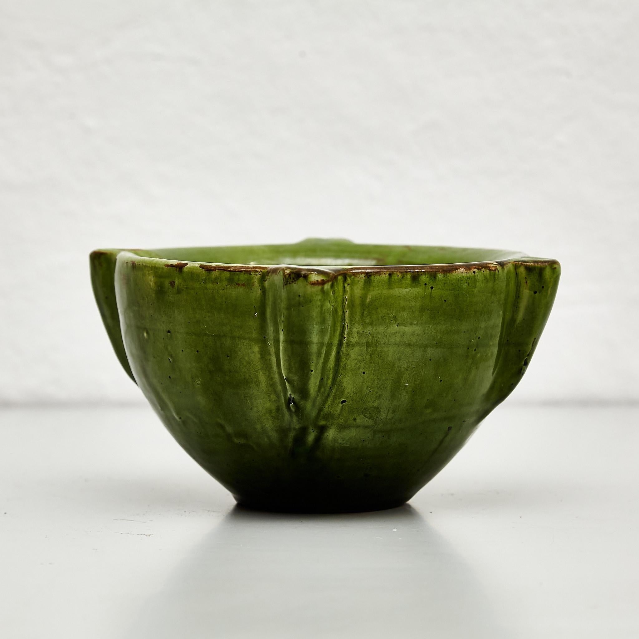 Milieu du XXe siècle Mortier traditionnel espagnol en céramique verte, vers 1950 en vente