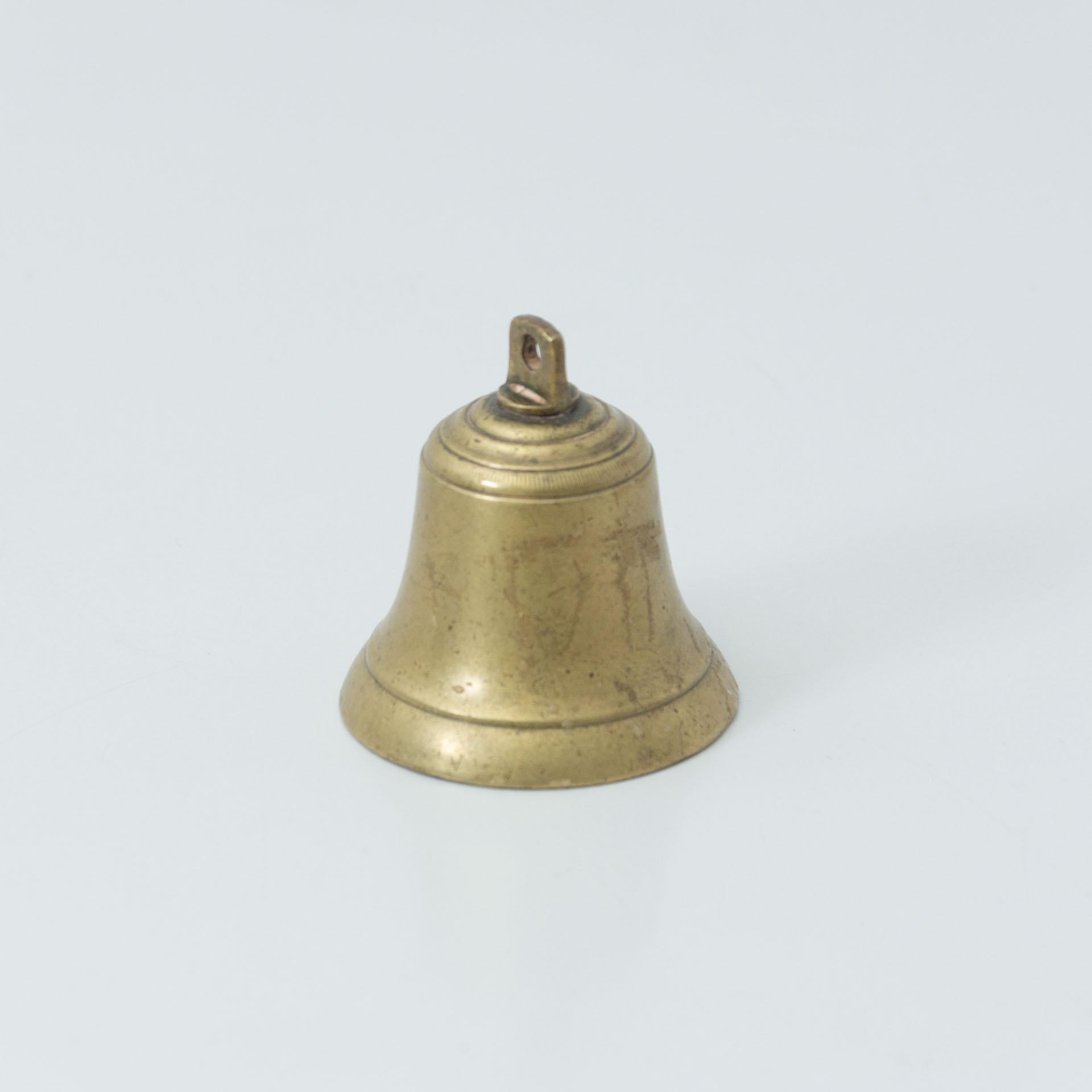 Mid-Century Modern Cloche rustique espagnole traditionnelle en bronze, vers 1880