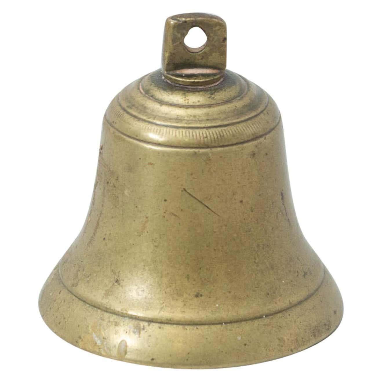 Traditional Spanish Rustic Bronze Bell, circa 1880 In Good Condition In Barcelona, Barcelona