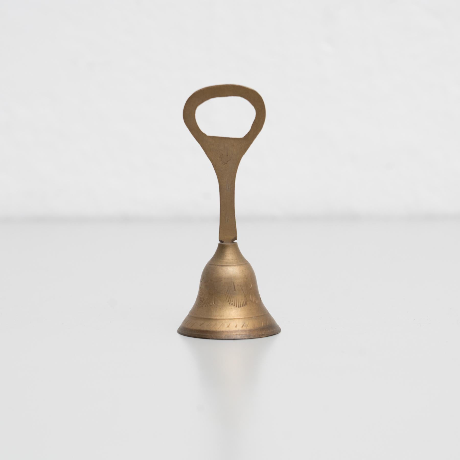 Apribottiglie a campana in bronzo rustico tradizionale spagnolo, 1950 circa in vendita 2