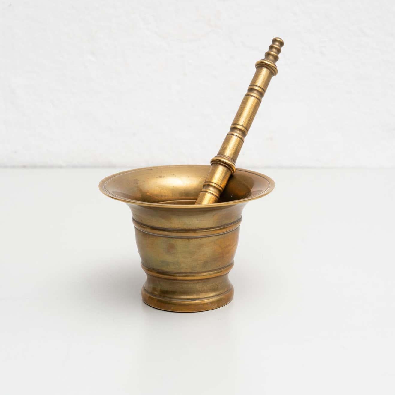 Traditional Spanish Set of Two Vintage Metal Mortar and Pestle, circa 1950 In Good Condition For Sale In Barcelona, Barcelona