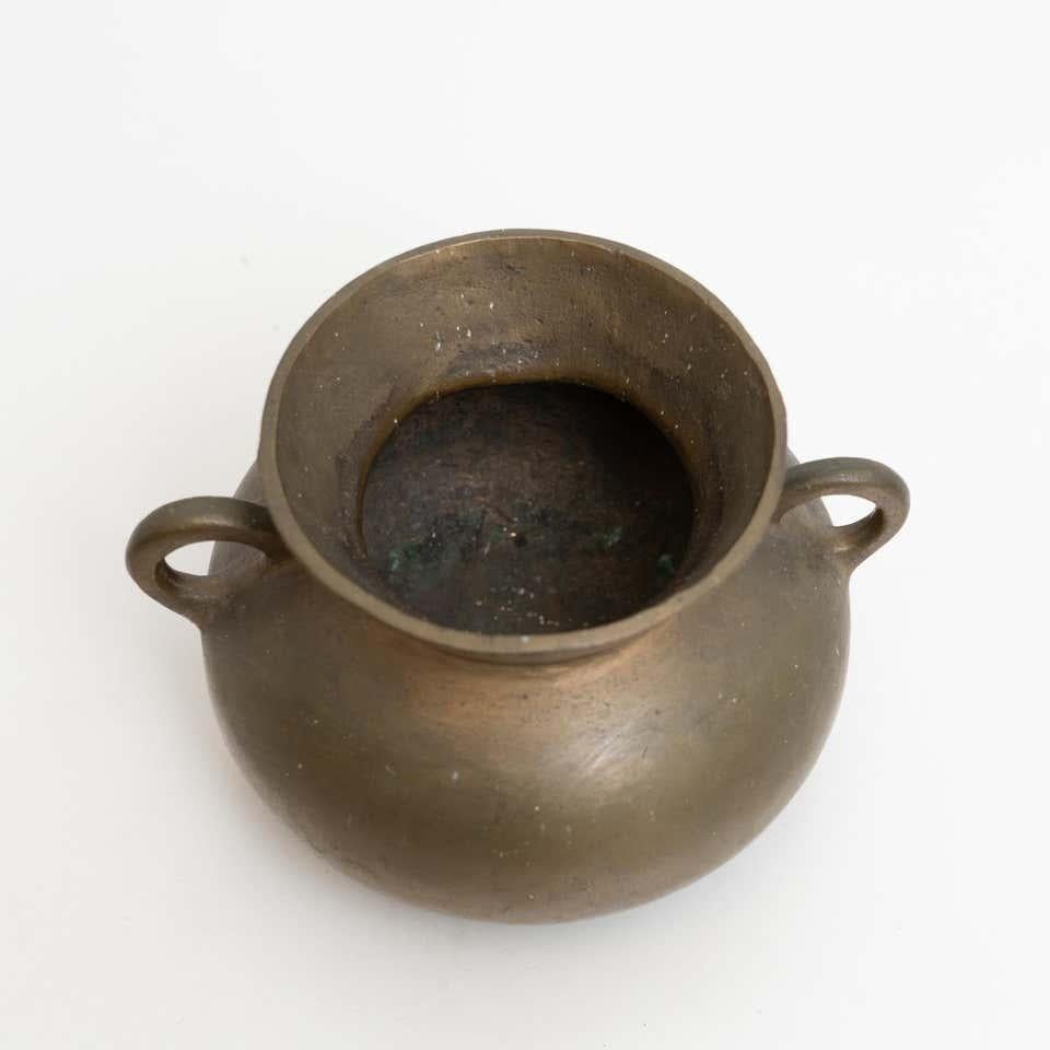Traditional Spanish Vintage Bronze Pot, circa 1930 In Good Condition For Sale In Barcelona, Barcelona