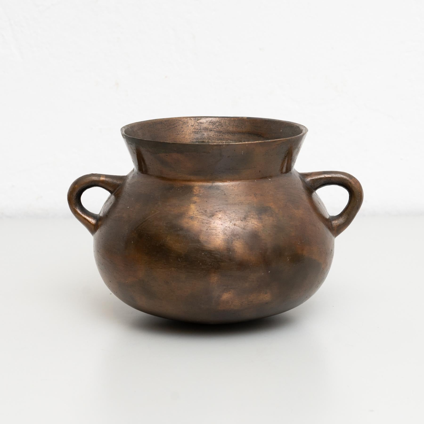 Pot traditionnel espagnol en bronze vintage, circa 1950 en vente 3