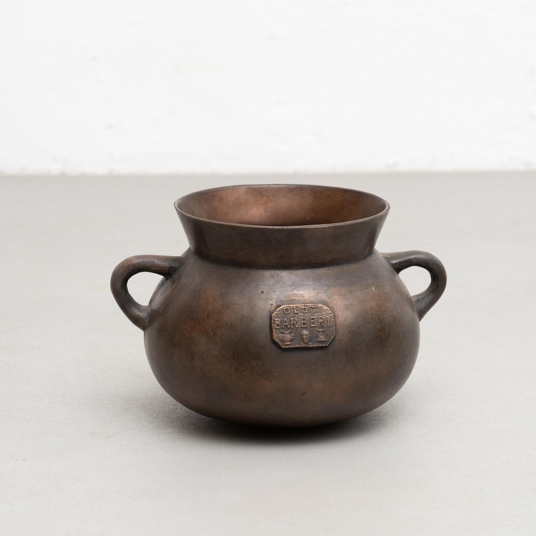 Traditional Spanish Vintage Bronze Pot, circa 1950 For Sale 6