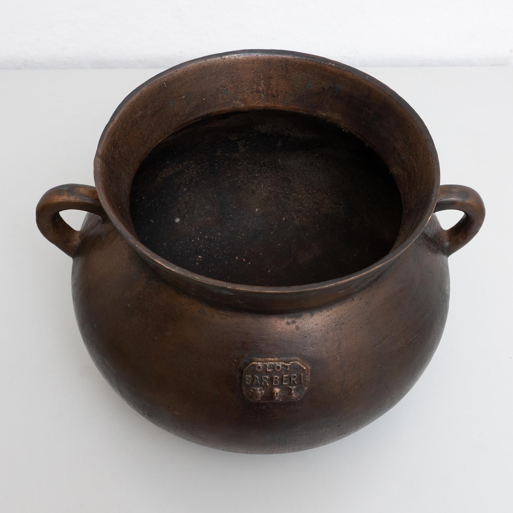 Traditional Spanish Vintage Bronze Pot, circa 1950 For Sale 1