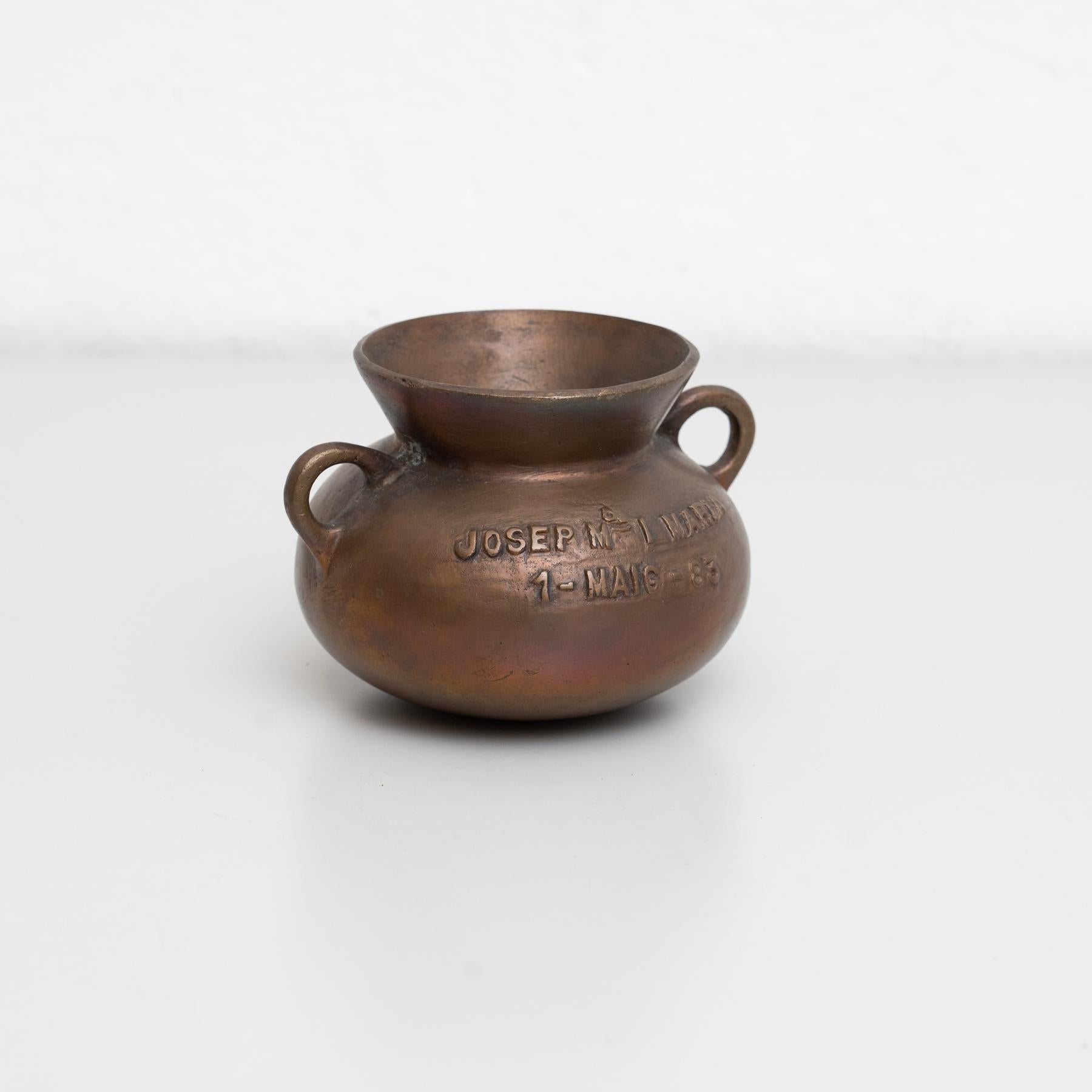 Pot traditionnel espagnol en bronze, signé et daté, circa 1980 en vente 1