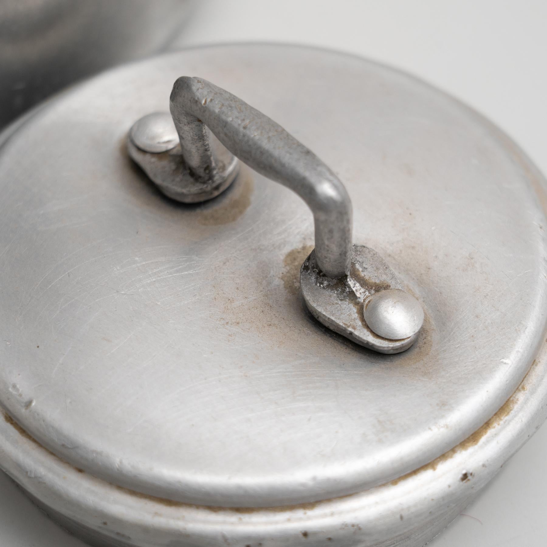 Pot à couvercle en métal traditionnel espagnol vintage, vers 1950 en vente 4