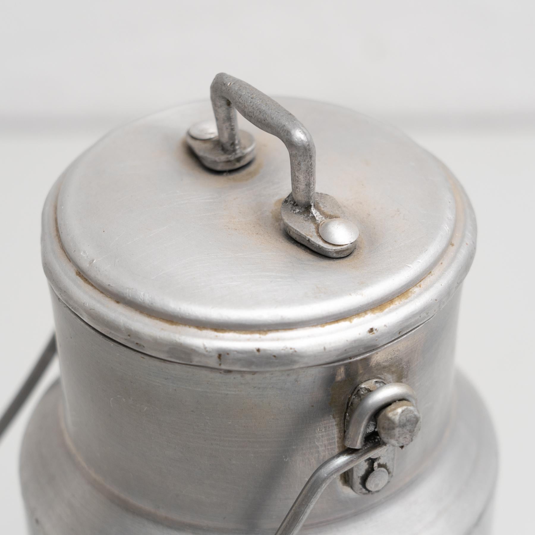Pot à couvercle en métal traditionnel espagnol vintage, vers 1950 en vente 5