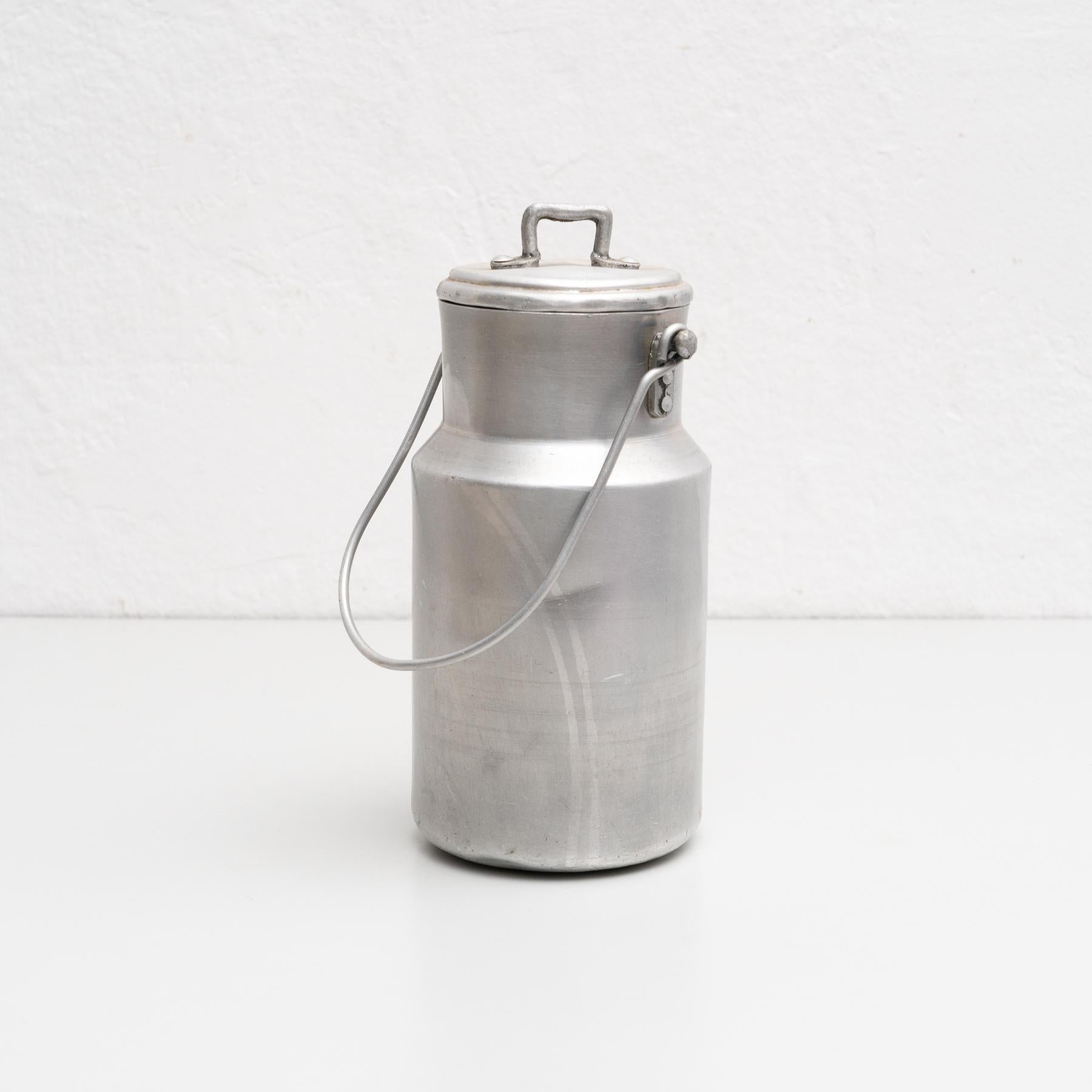 Pot à couvercle en métal traditionnel espagnol vintage, vers 1950 Bon état - En vente à Barcelona, ES