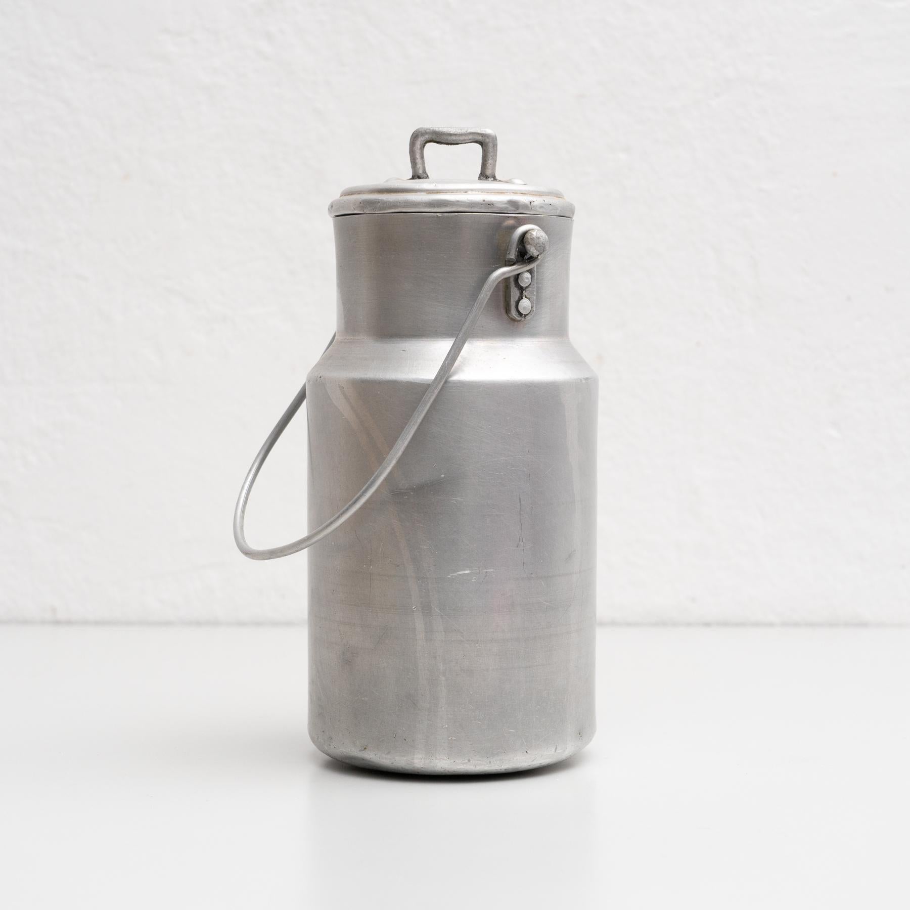 Métal Pot à couvercle en métal traditionnel espagnol vintage, vers 1950 en vente
