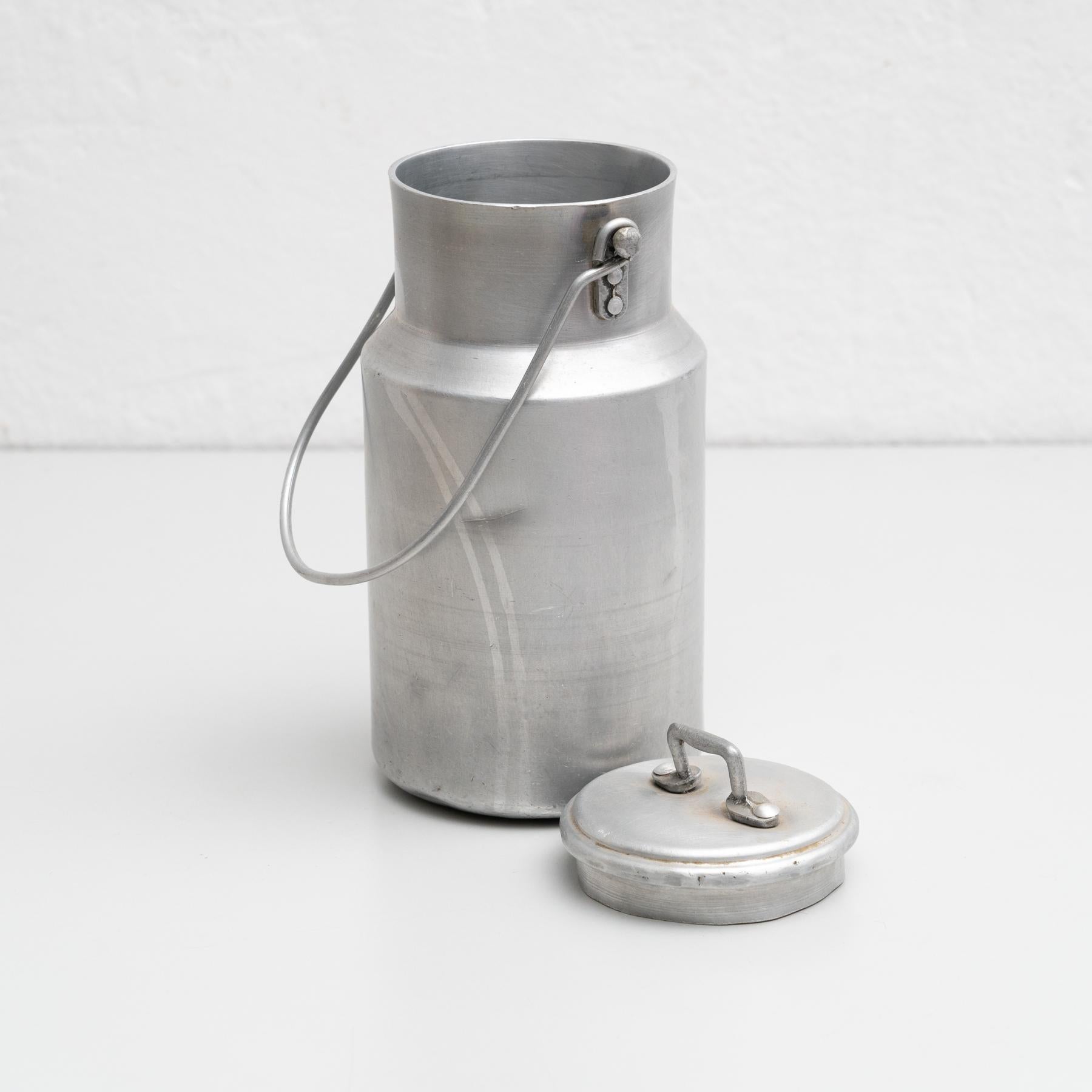 Pot à couvercle en métal traditionnel espagnol vintage, vers 1950 en vente 1