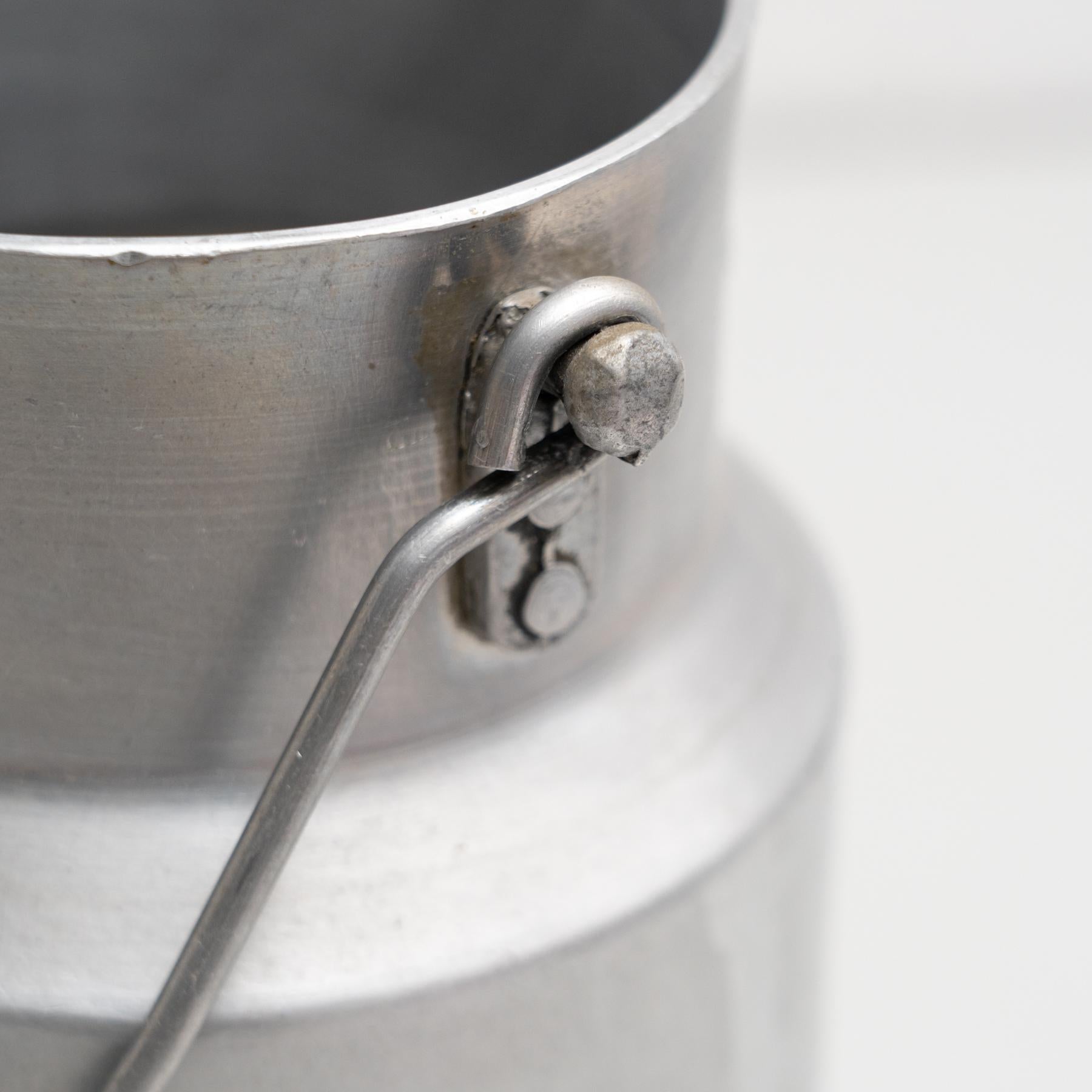 Pot à couvercle en métal traditionnel espagnol vintage, vers 1950 en vente 2