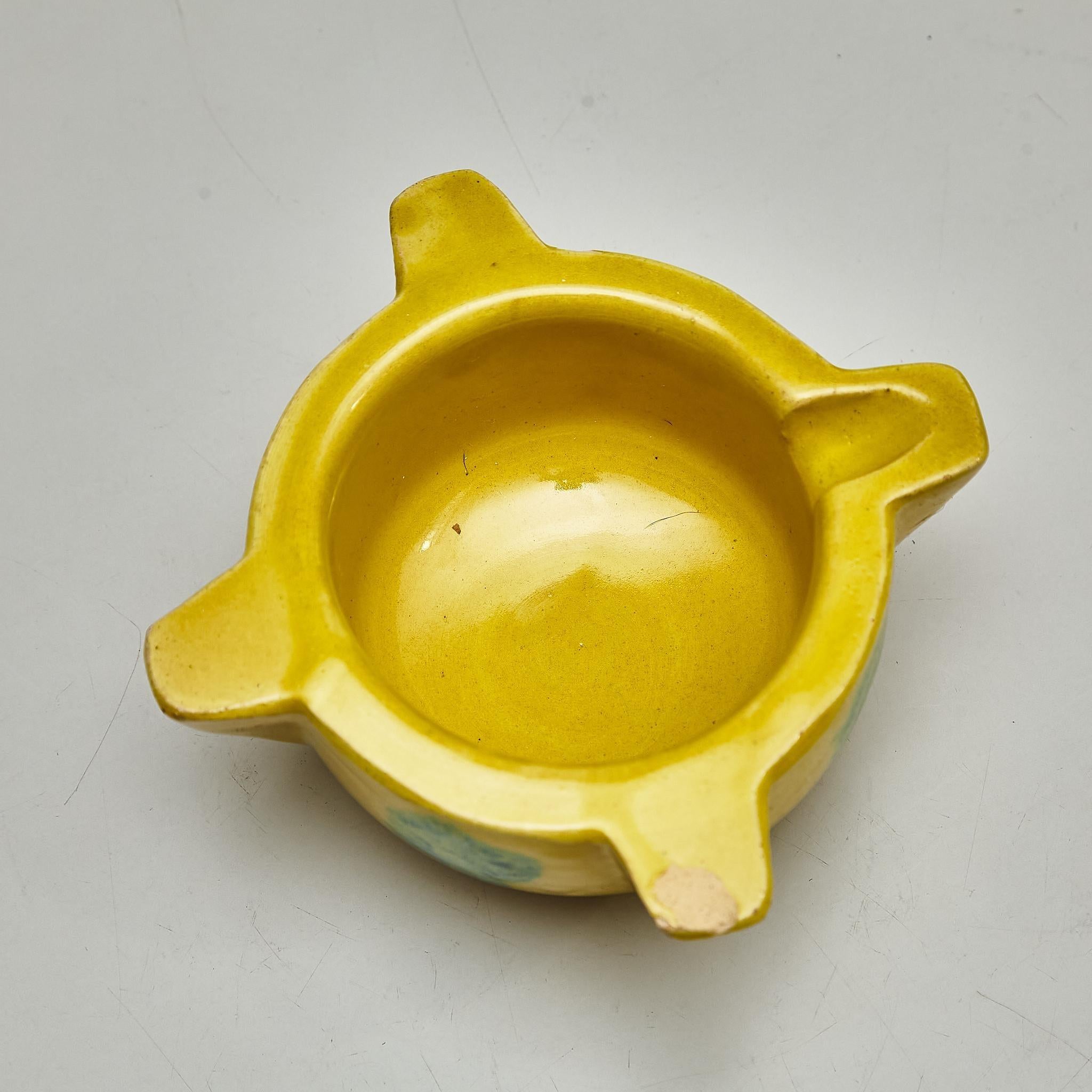 Mortier traditionnel espagnol en céramique jaune, vers 1950 en vente 4