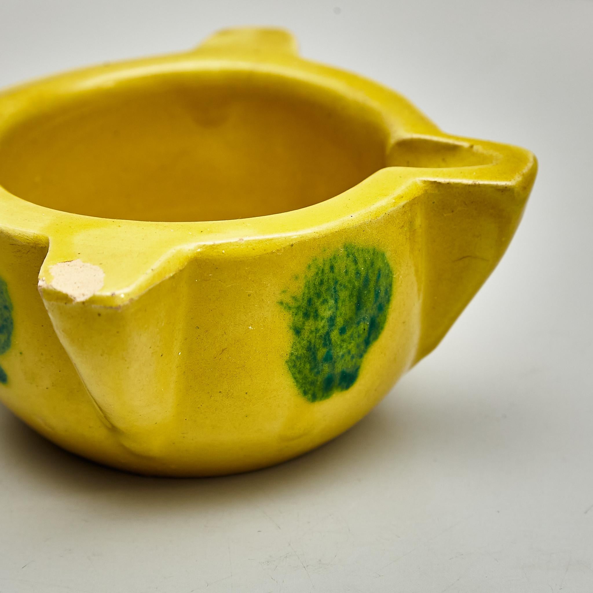 Mortier traditionnel espagnol en céramique jaune, vers 1950 4