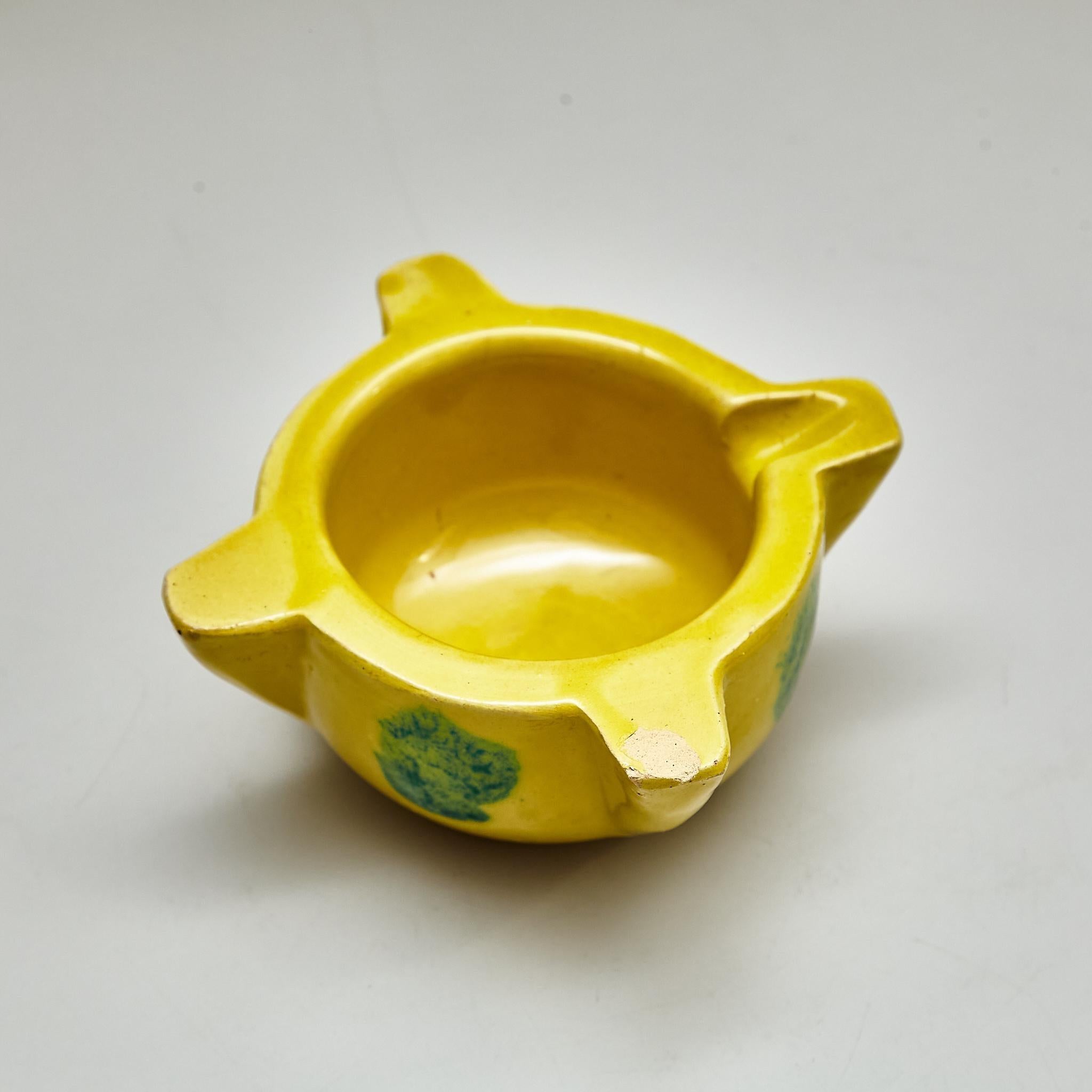 Espagnol Mortier traditionnel espagnol en céramique jaune, vers 1950 en vente