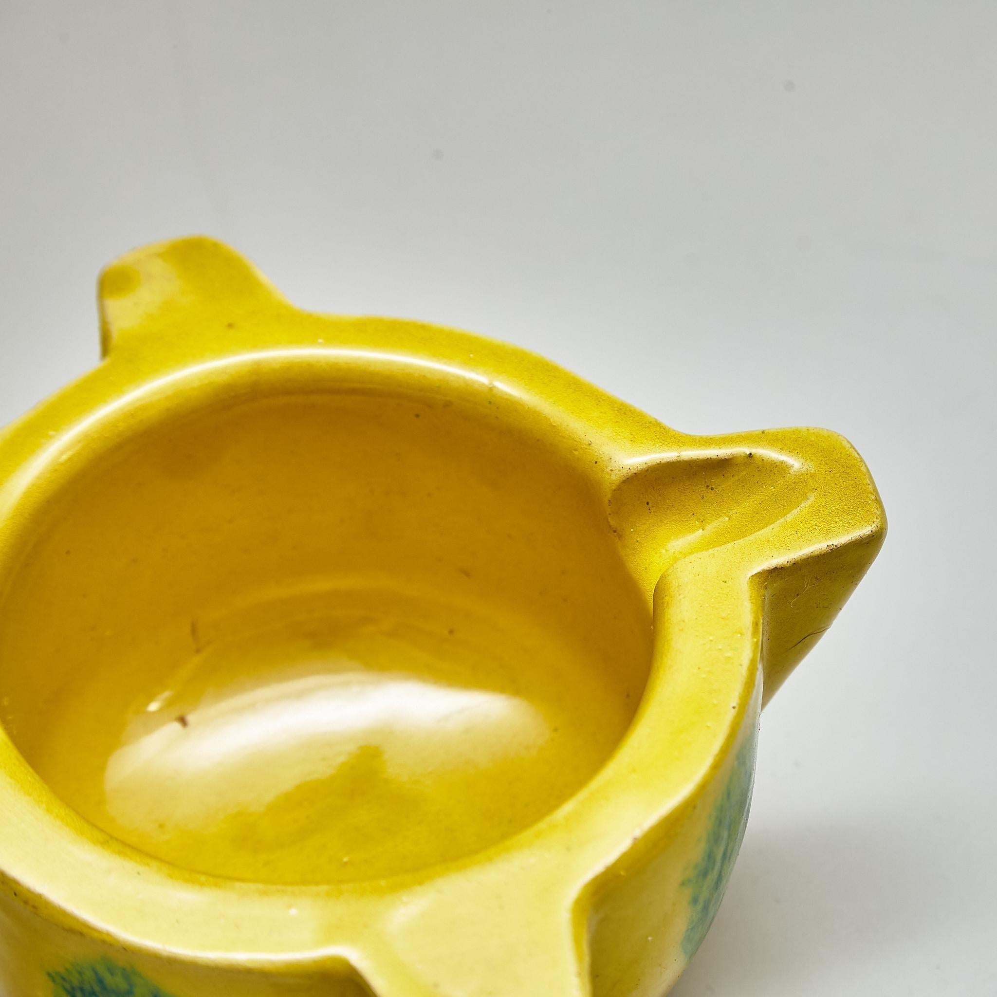 Milieu du XXe siècle Mortier traditionnel espagnol en céramique jaune, vers 1950 en vente