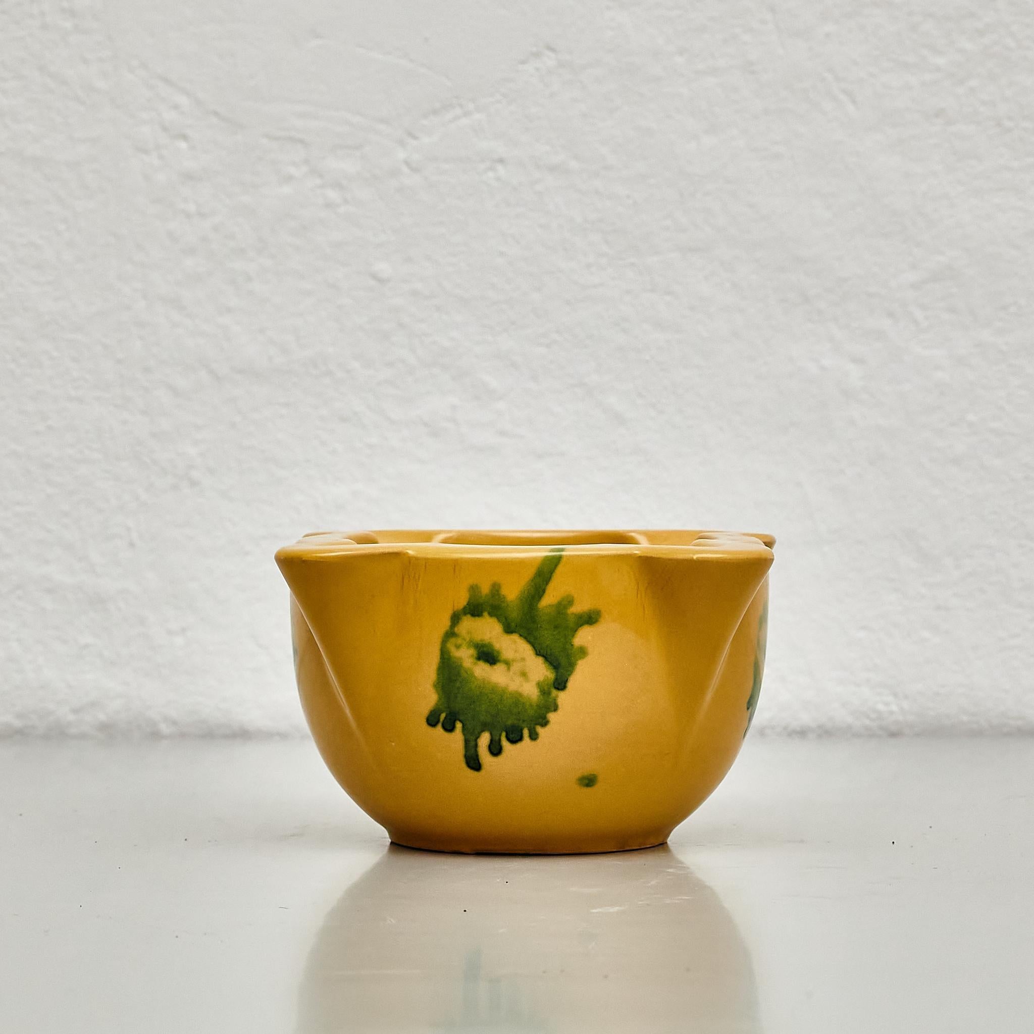 Traditional Spanish Yellow Ceramic Mortar, circa 1970 In Good Condition For Sale In Barcelona, ES