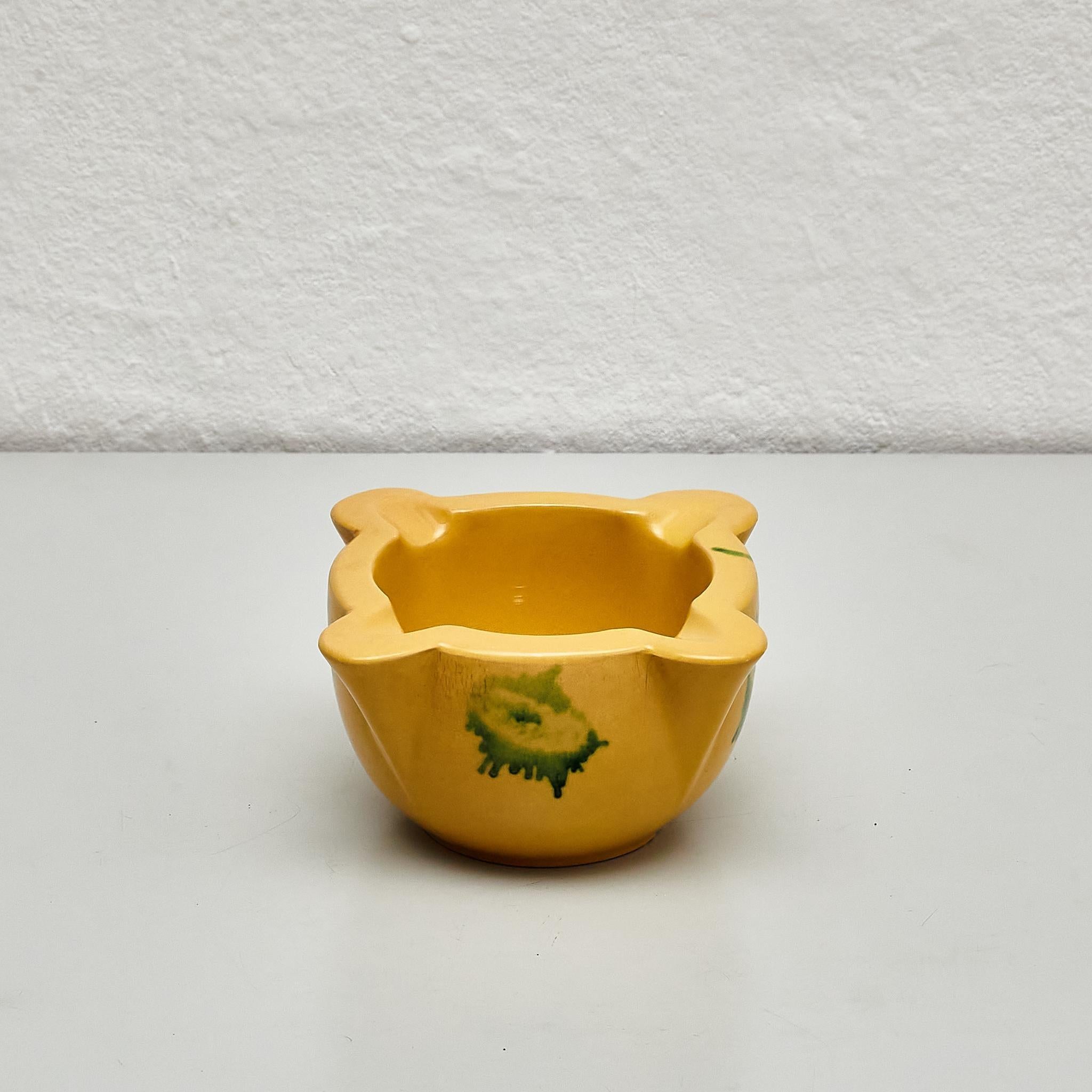 Mortier traditionnel espagnol en céramique jaune, vers 1970 Bon état - En vente à Barcelona, ES