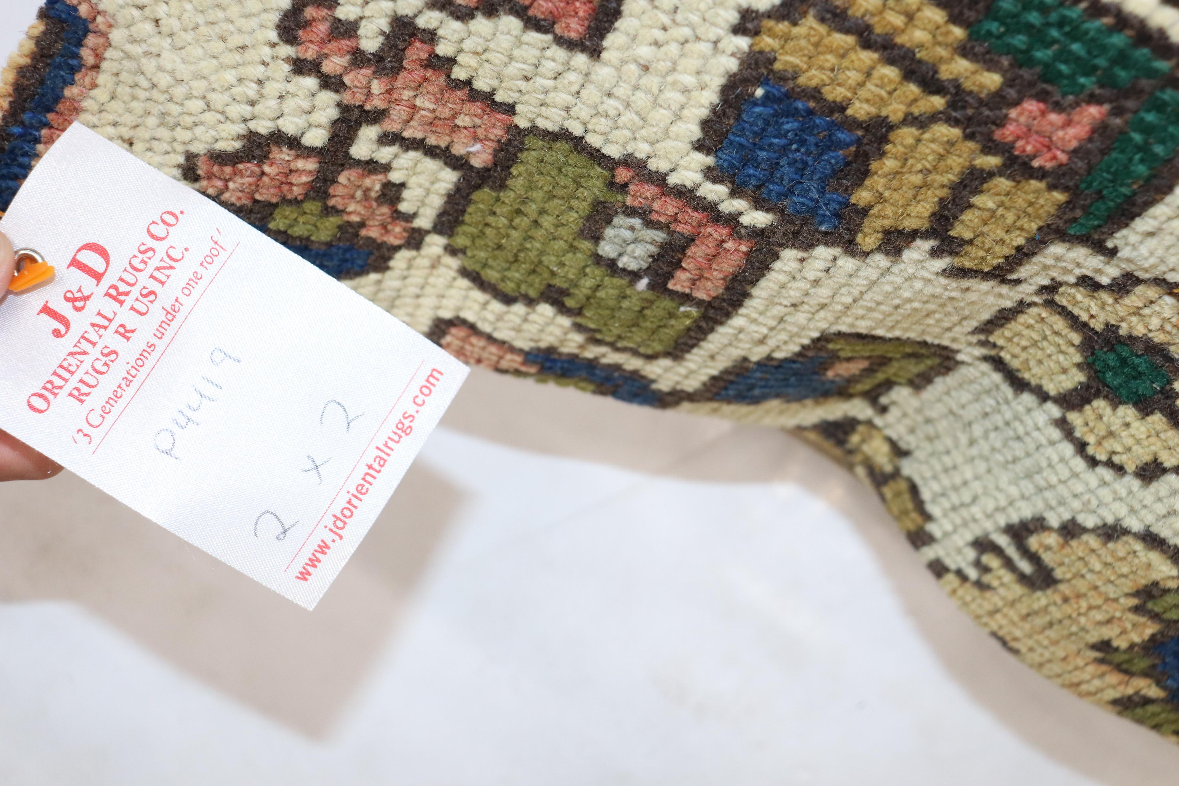 Industriel Coussin carré de tapis de Turquie traditionnel en vente