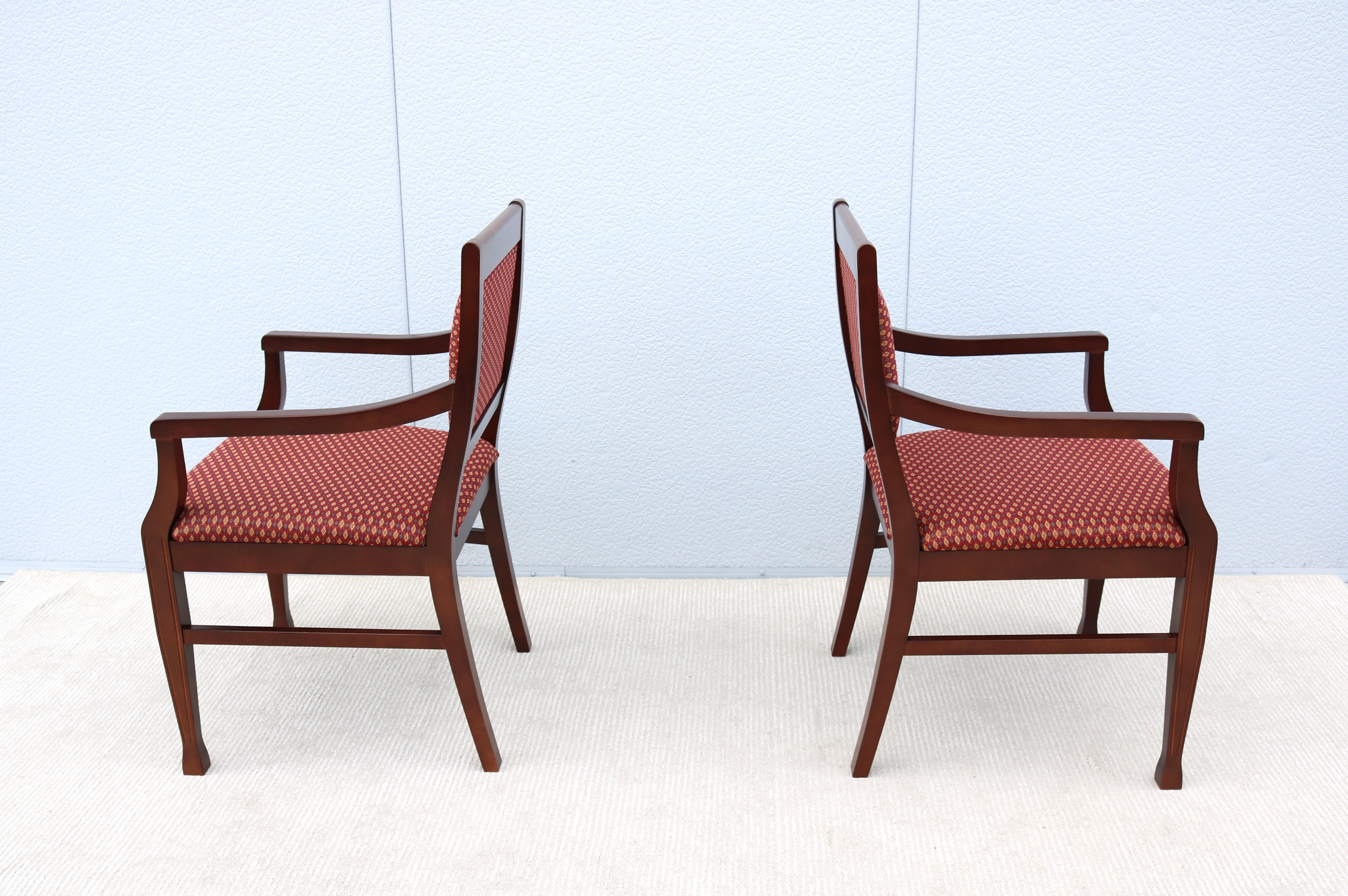 Traditionelle Steelcase Topaz Gast- oder Esszimmerstühle aus europäischem Buchenholz, ein Paar im Angebot 1