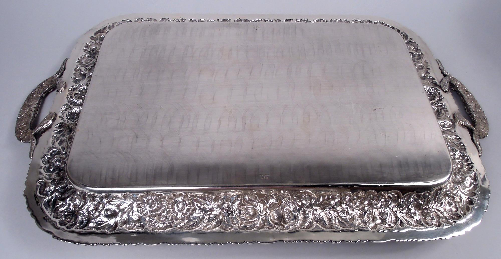 Traditionelles Stieff Baltimore-Repoussier-Sterlingsilber-Tablett, 1946 (Mitte des 20. Jahrhunderts) im Angebot