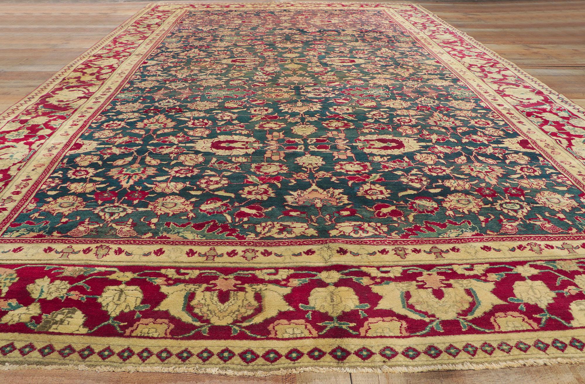 Indien Tapis d'Inde antique Agra de style traditionnel en vente