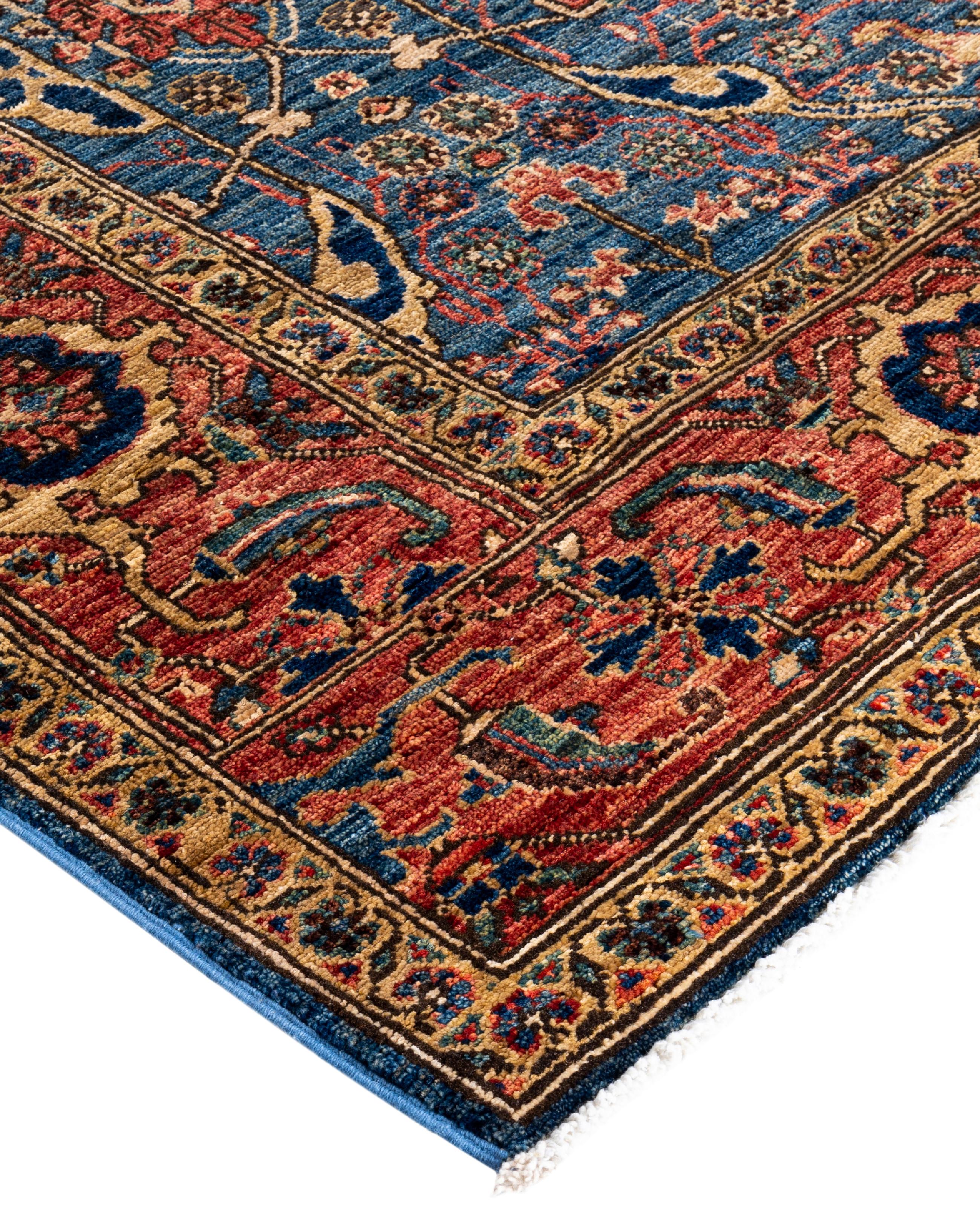 Les tapis Serapi sont connus pour leurs motifs géométriques audacieux et leurs riches couleurs. Ils présentent souvent un médaillon central entouré de motifs complexes. Ils utilisent généralement une palette de couleurs chaudes et terreuses, avec