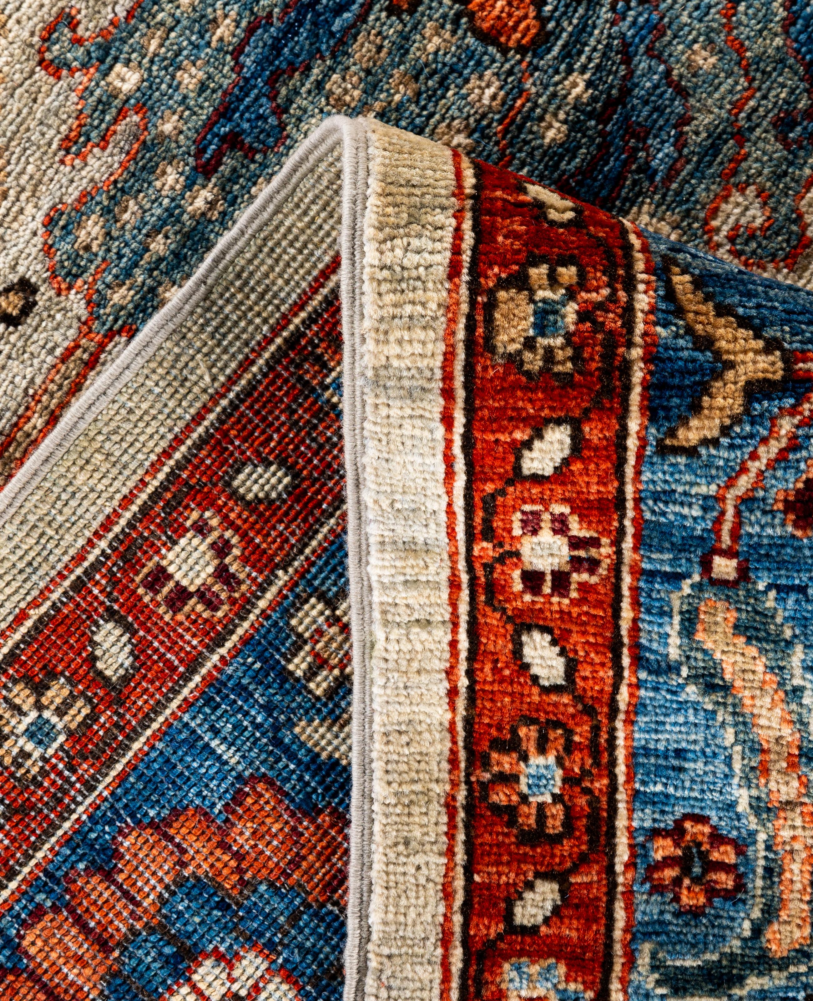 Traditioneller handgeknüpfter Teppich aus Serapi-Wolle in Hellgrau, Stammeskunst, 8' 0