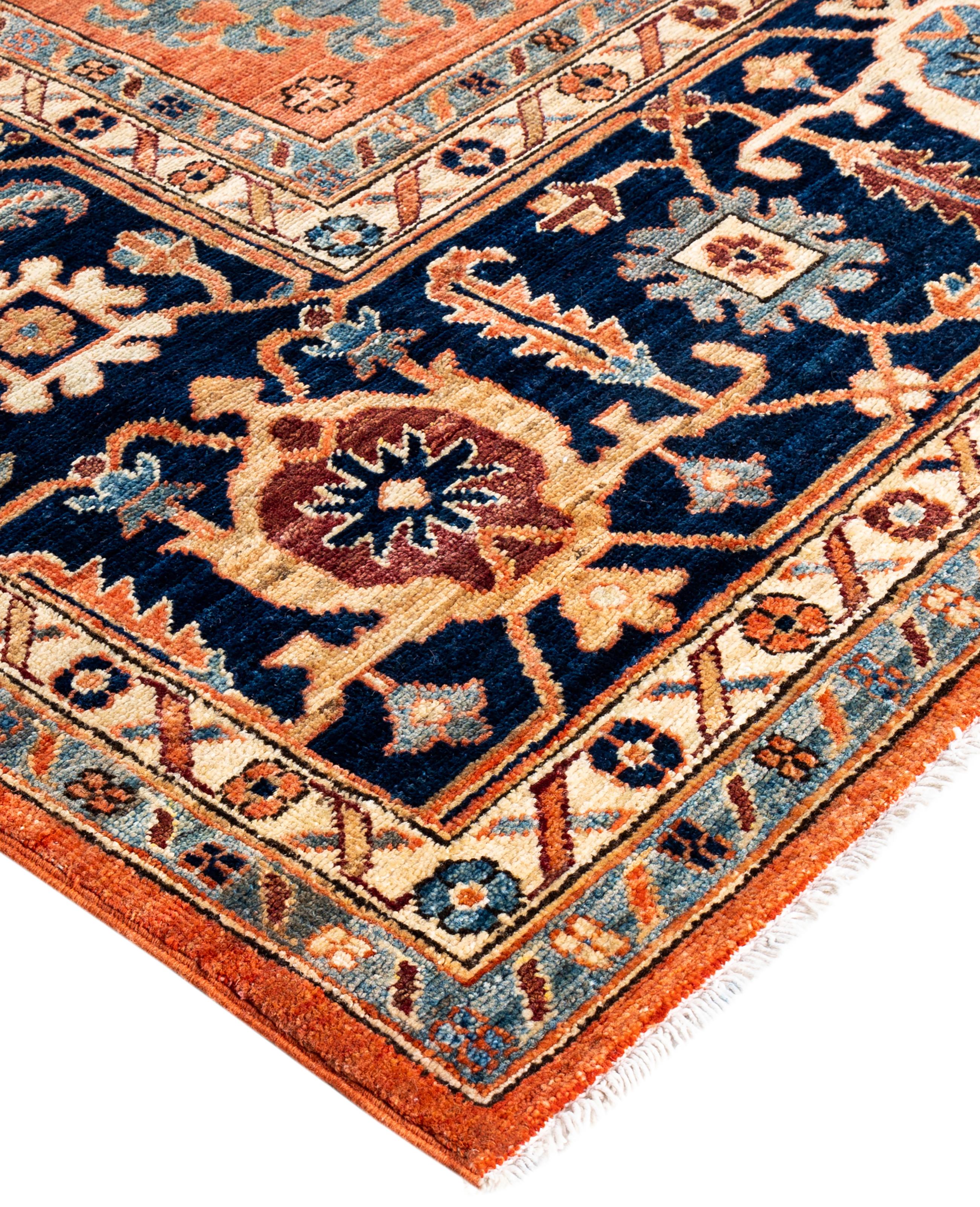 I tappeti Serapi sono noti per i loro audaci disegni geometrici e i colori ricchi, spesso caratterizzati da un medaglione centrale circondato da motivi intricati. In genere utilizzano una tavolozza di colori caldi e terrosi con rossi intensi, blu,