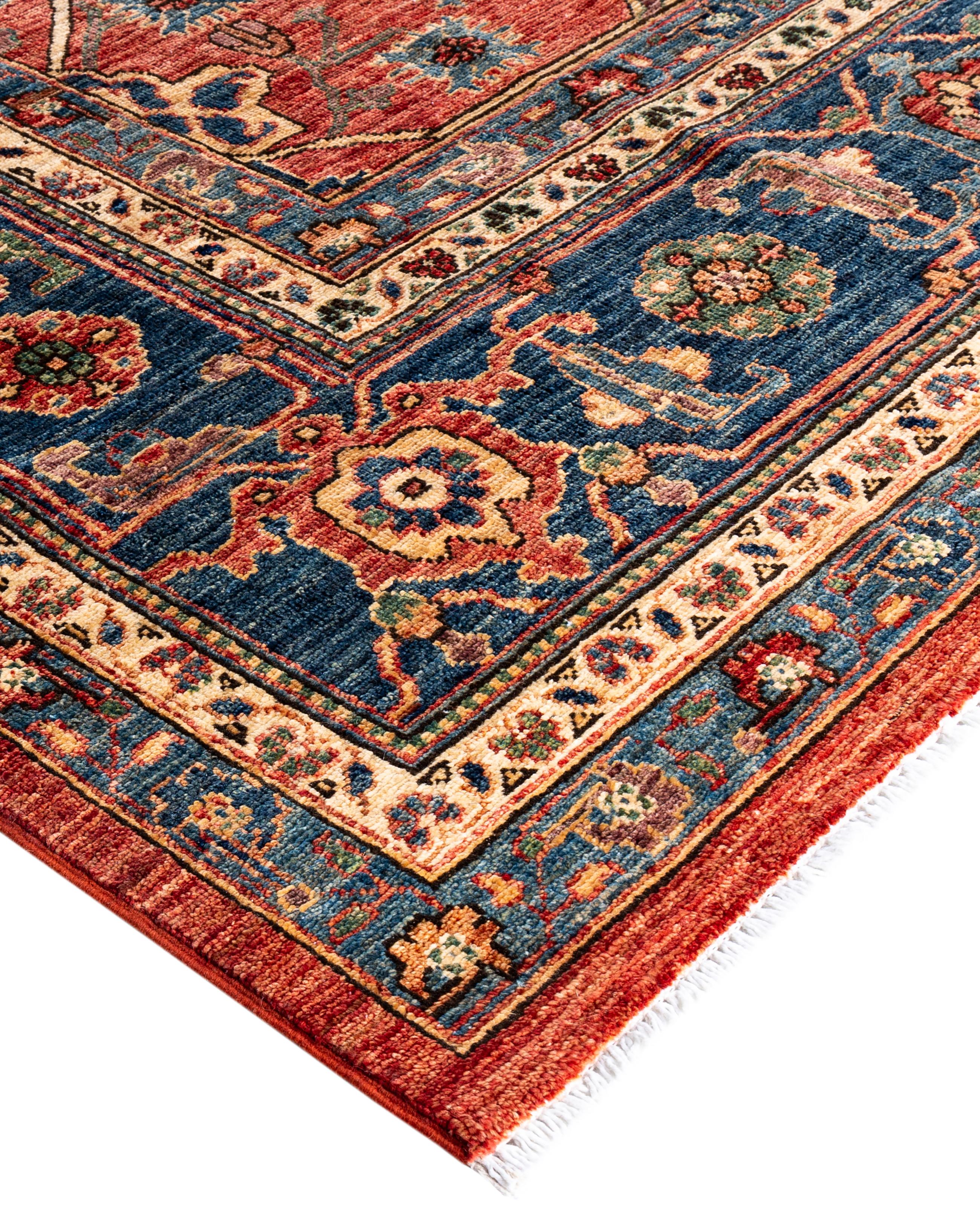 Las alfombras Serapi son conocidas por sus diseños geométricos y audaces y sus ricos colores, a menudo con un medallón central rodeado de intrincados dibujos. Suelen utilizar una paleta de colores cálidos y terrosos, con rojos intensos, azules,