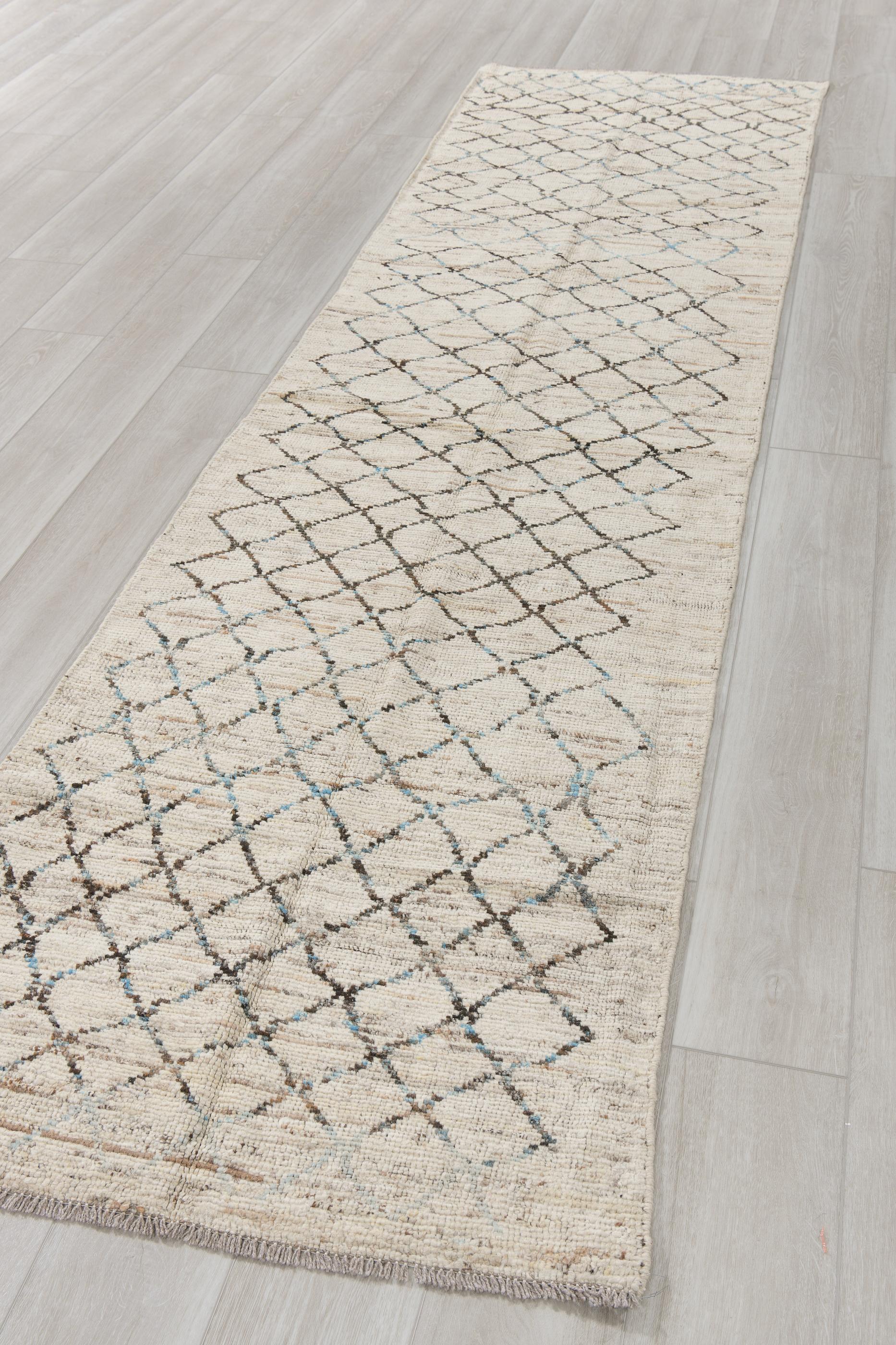 Nom d'origine turque désignant les tapis fabriqués par les villageois pour un usage domestique, souvent de petite taille, en raison des restrictions de taille des métiers à tisser à l'intérieur des maisons. Ils sont tissés sous forme de tapis épais